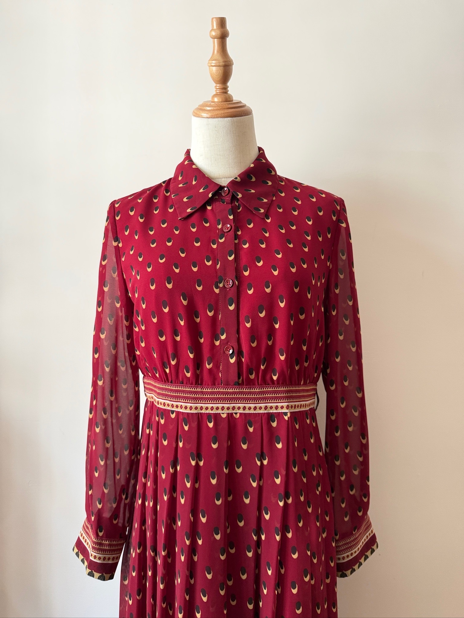 Vintage wine-red peacock feather-print dress