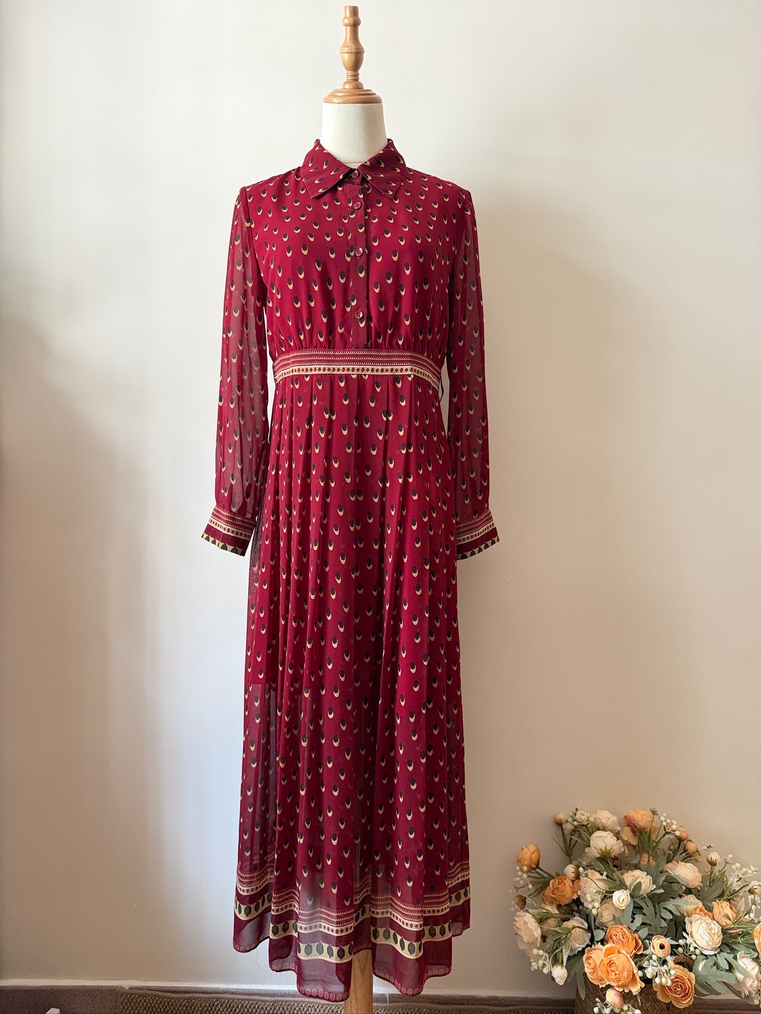 Vintage wine-red peacock feather-print dress
