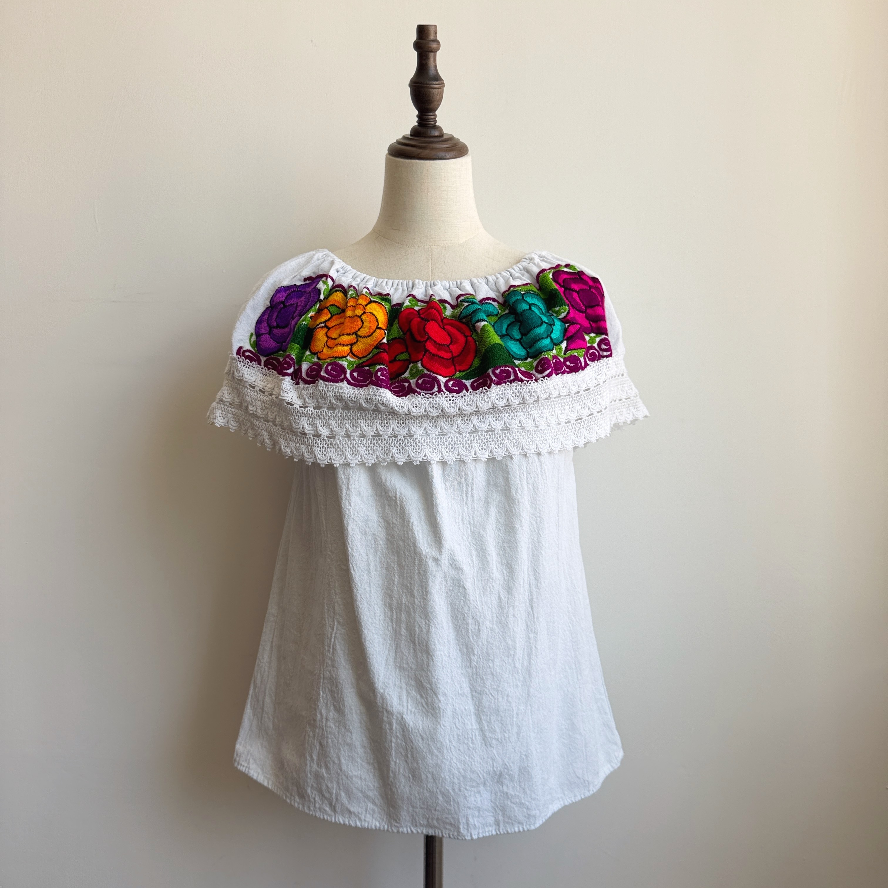 白色墨西哥刺繡上衣
