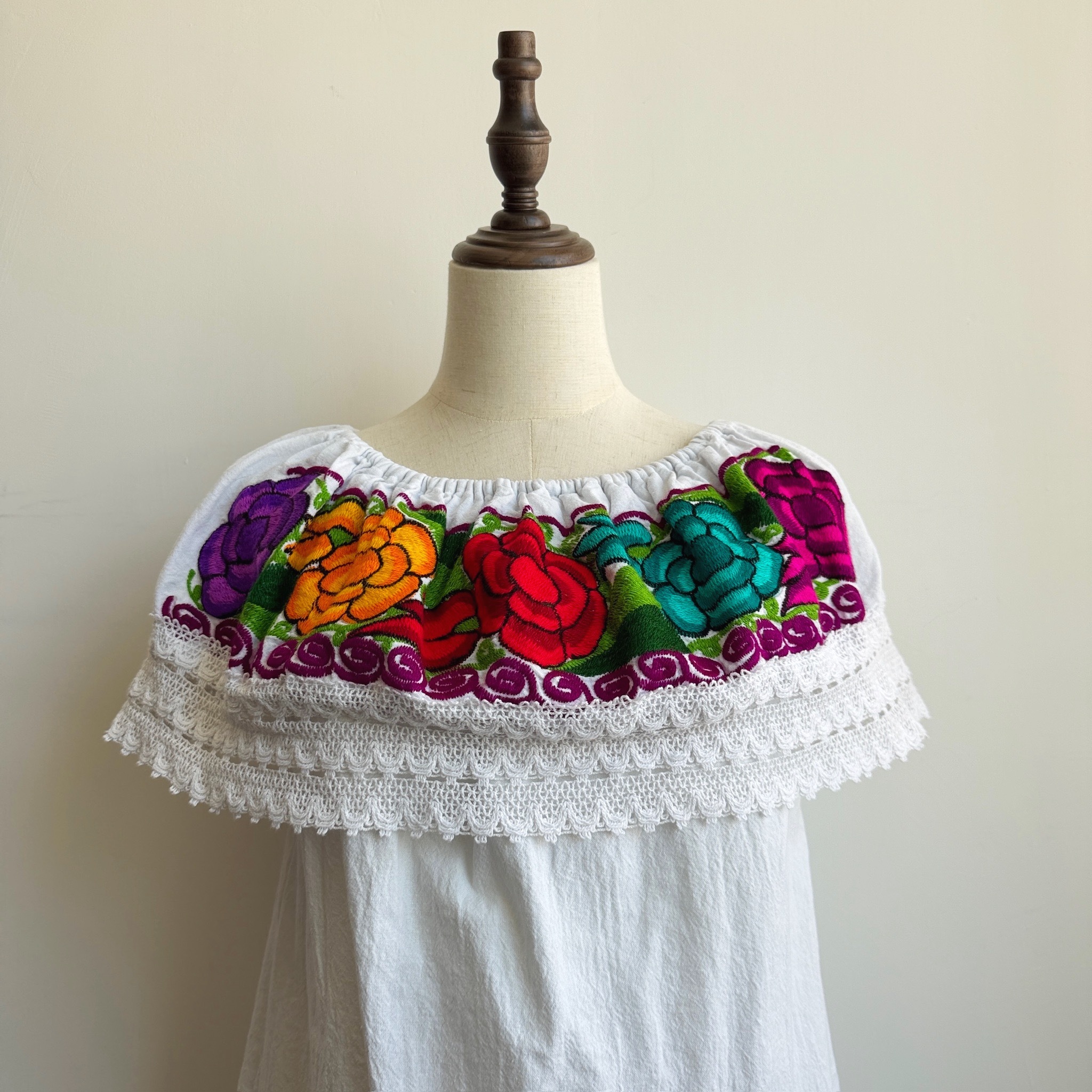 白色墨西哥刺繡上衣