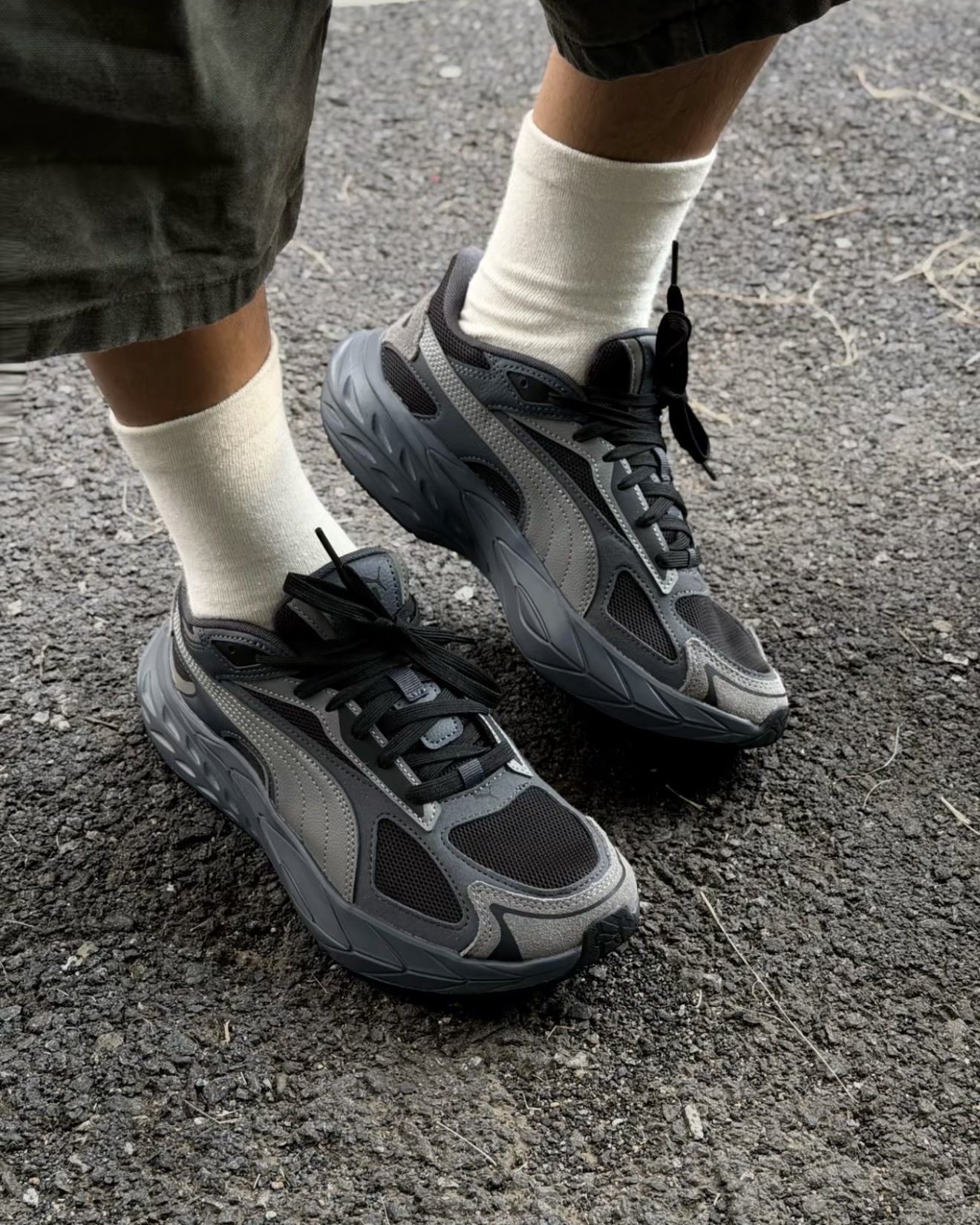 【預購】PUMA HYPNOTIC 運動跑鞋 深灰 40471416