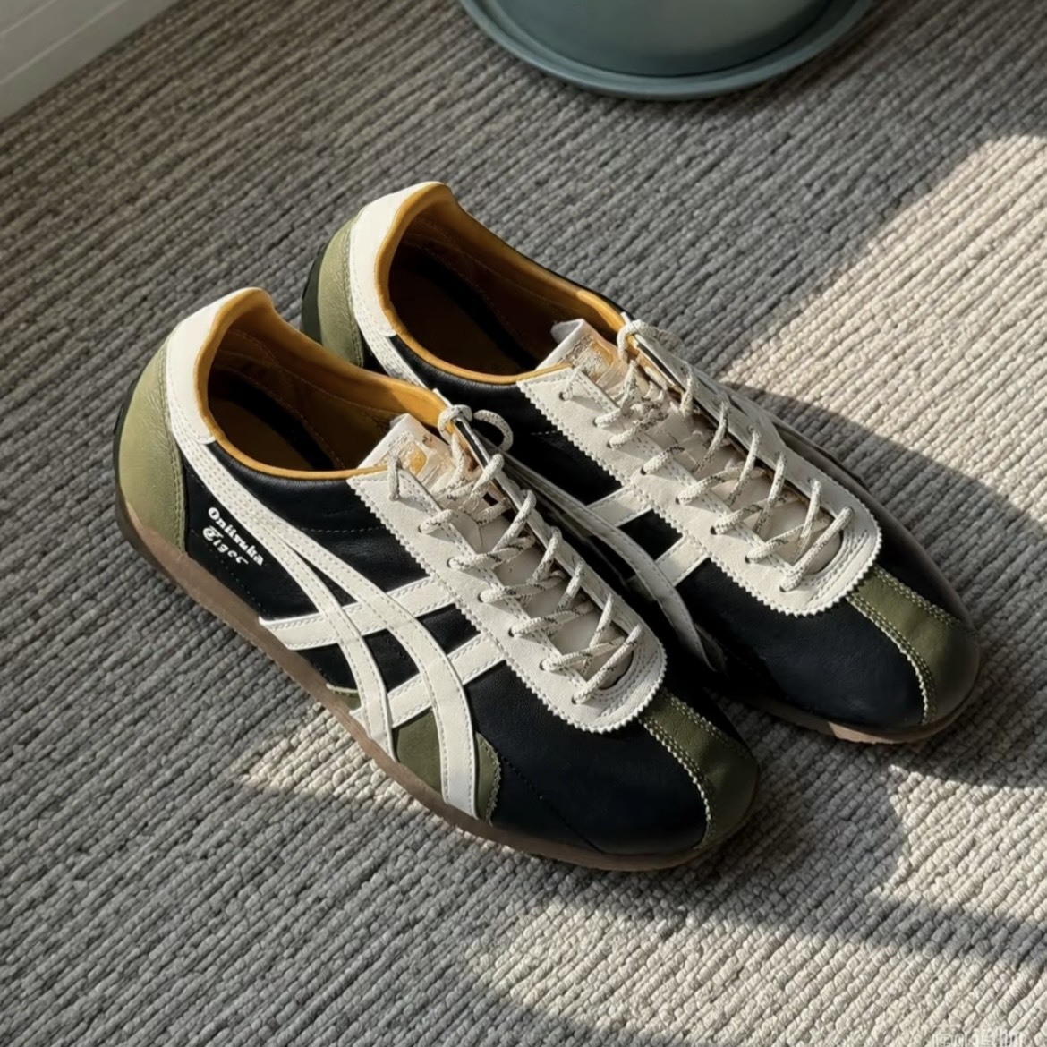 【代購】Onitsuka Tiger RUNSPARK 復古撞色休閒鞋 男女同款 黑／綠／白