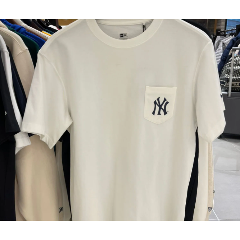 HOT-CCG0913-167 NewEra-13697649白色NY圖案左心口口袋T恤背面爆谷 M (A167)