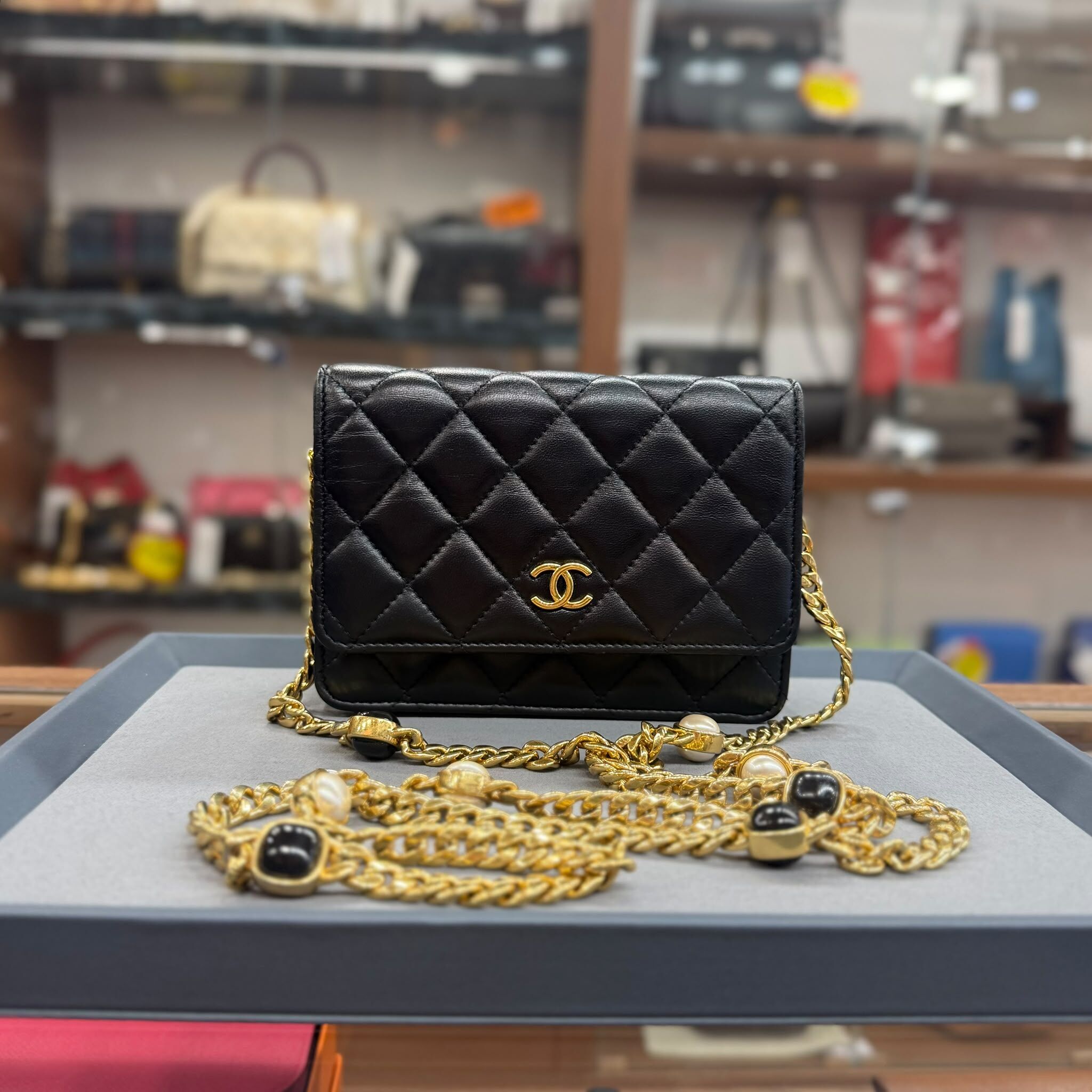 90%NEW USED CHANEL MINI WOC 黑色羊皮金扣珍珠特別鏈條 #晶片款 #香奈兒