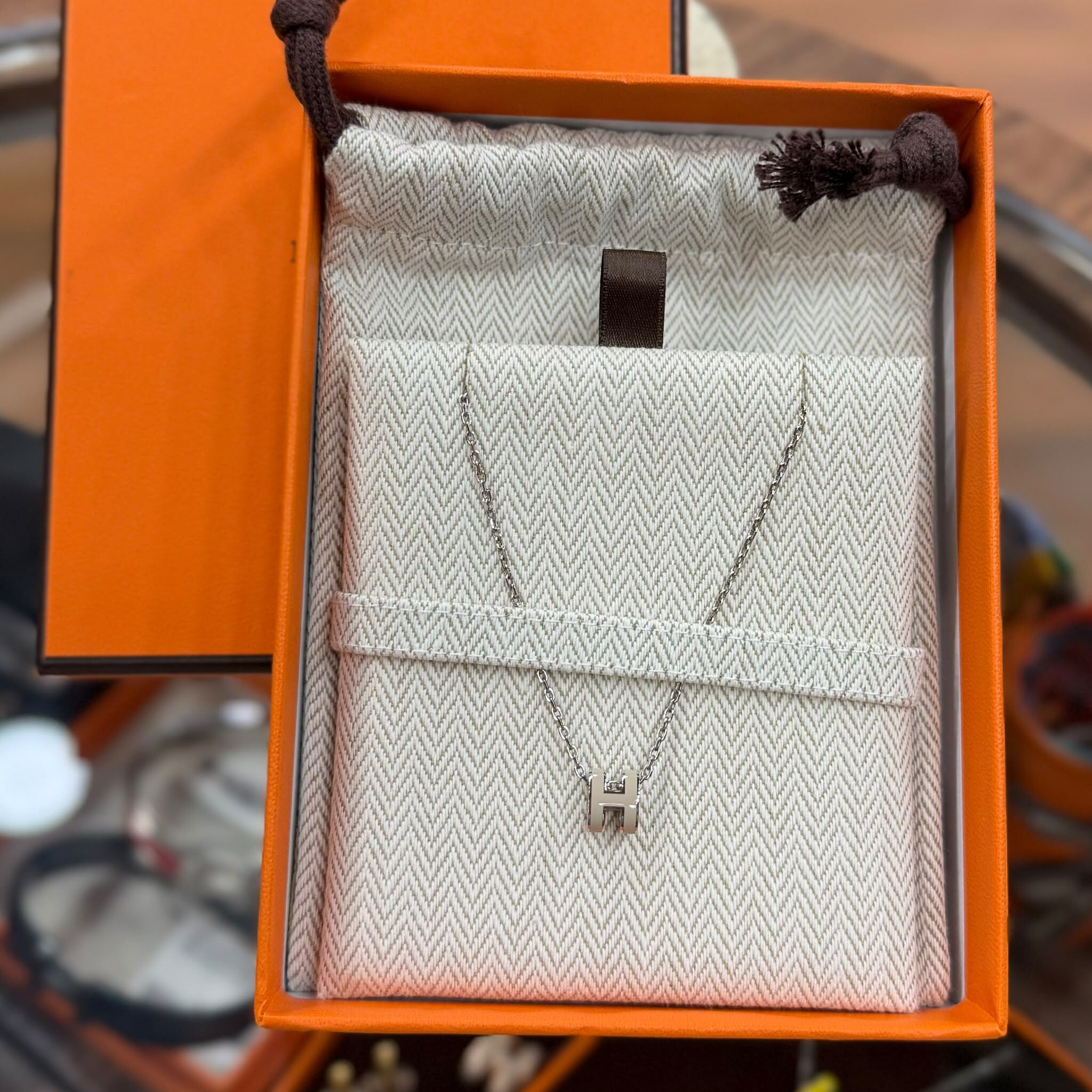 BRAND NEW HERMES NECKLACE MINI POP H 奶茶色x銀鏈 #愛馬仕頸鏈