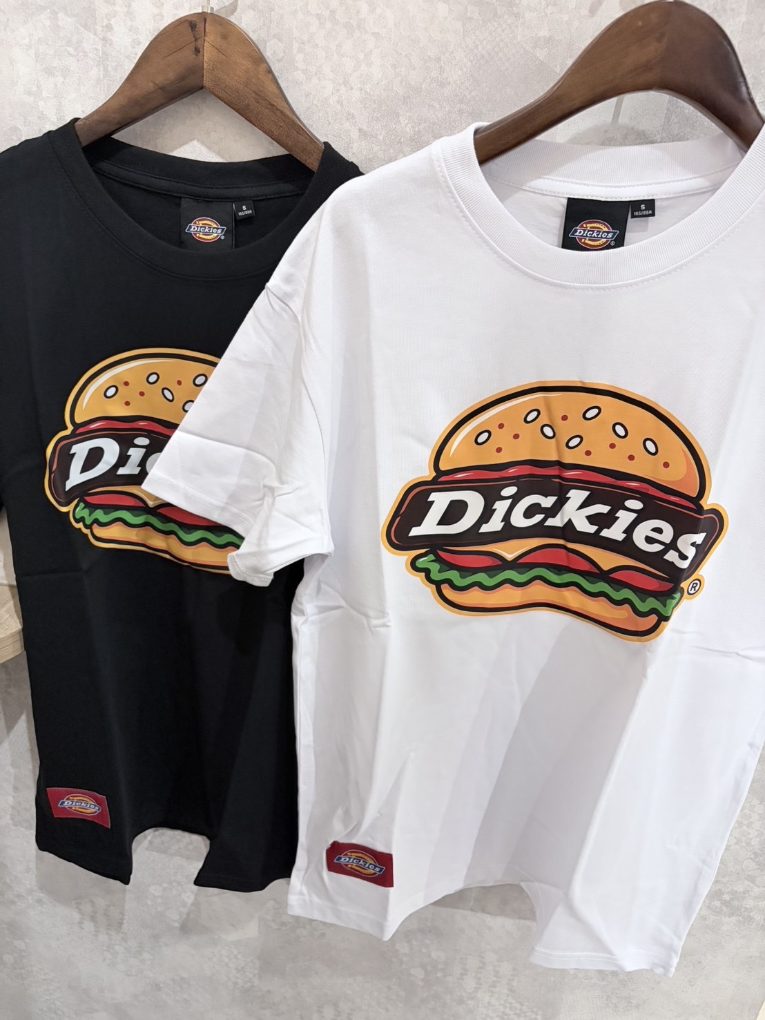 Dickies 胸前漢堡字母 短袖上衣 短T