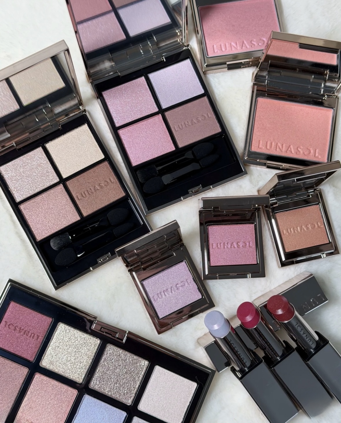 [限定] LUNASOL Iridescent Glam Holiday Collection 2026