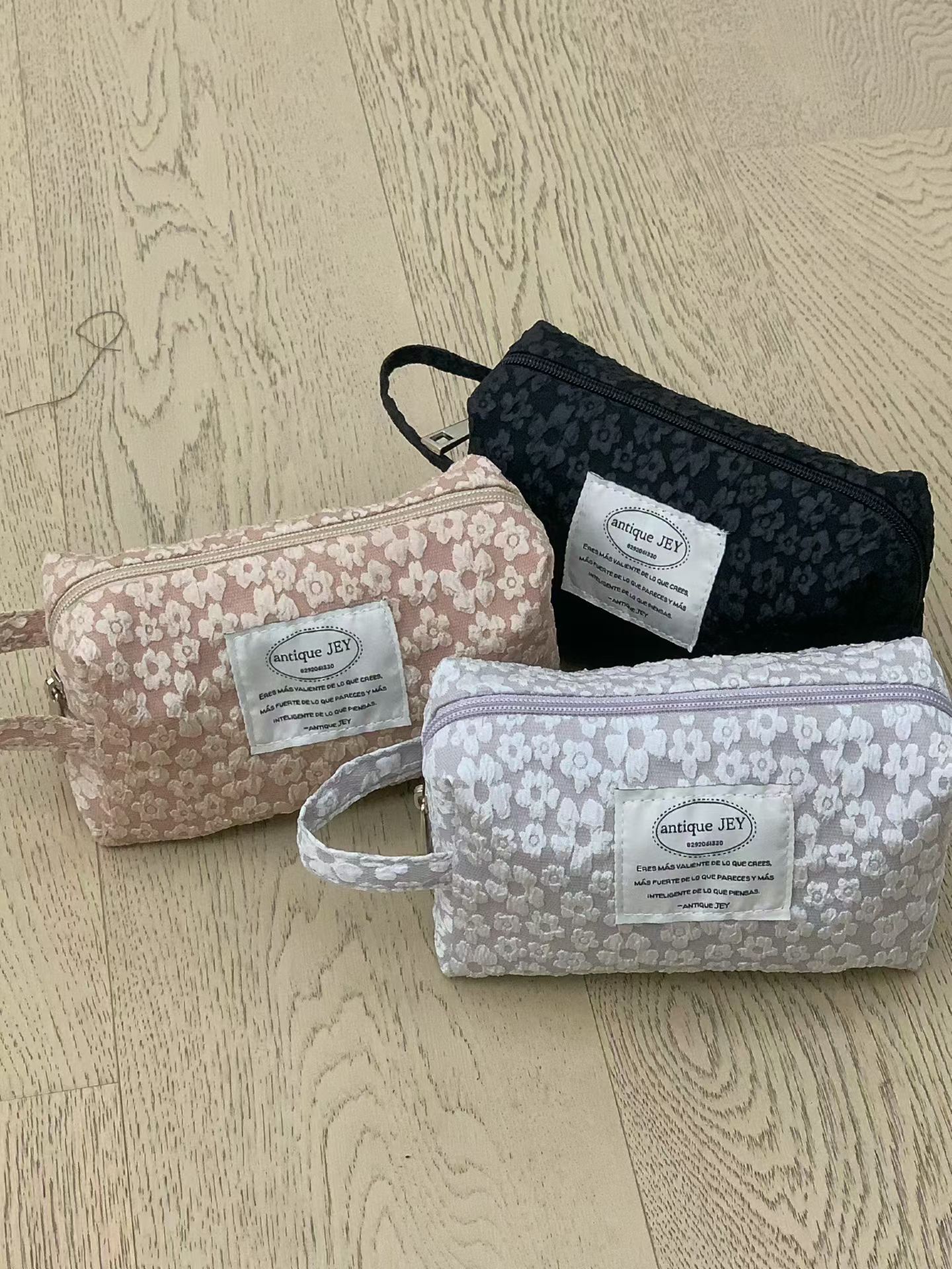 《限時團購優惠》東大門韓國製mochi daisy pouch