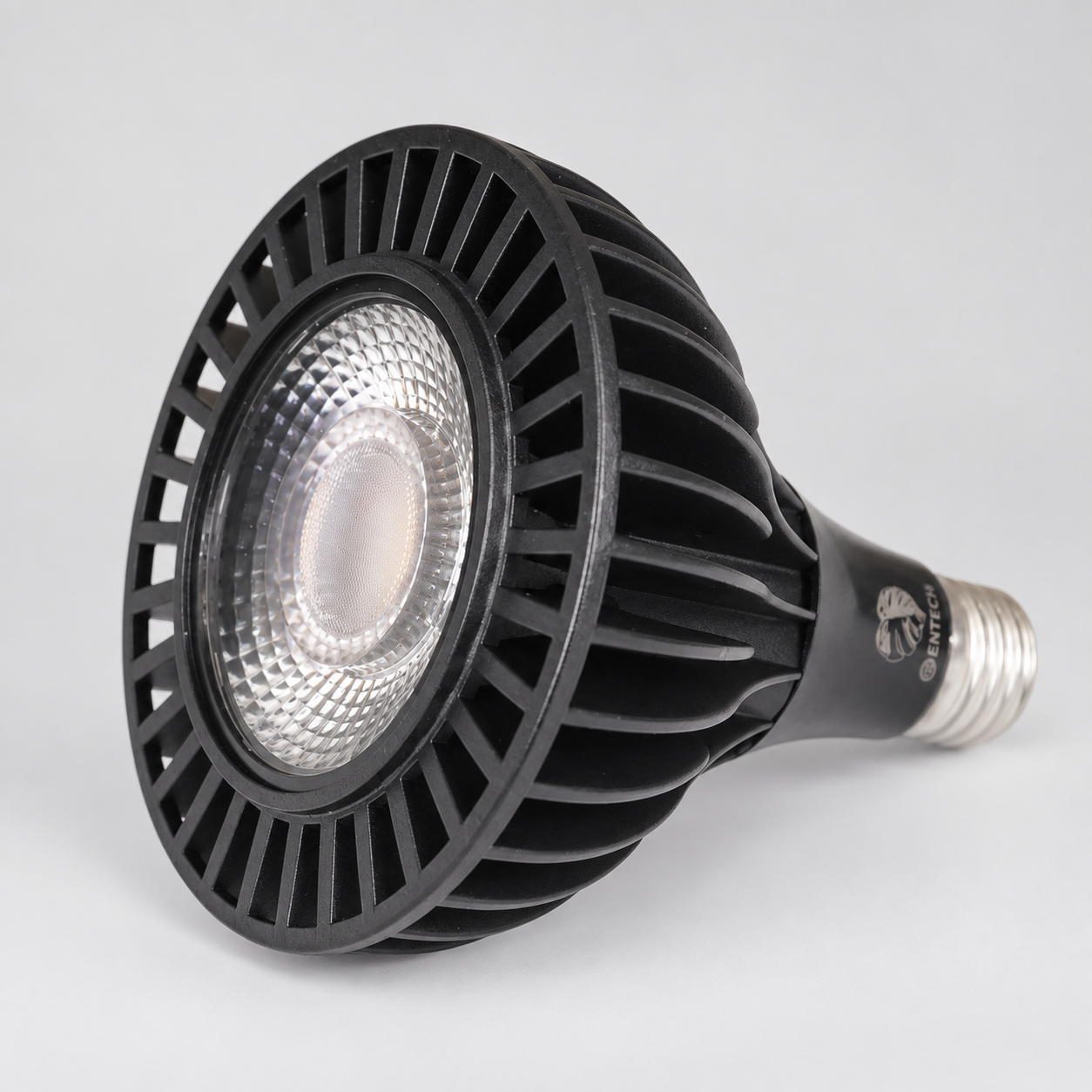 GENTECH 28W 全光譜植物燈產品外觀