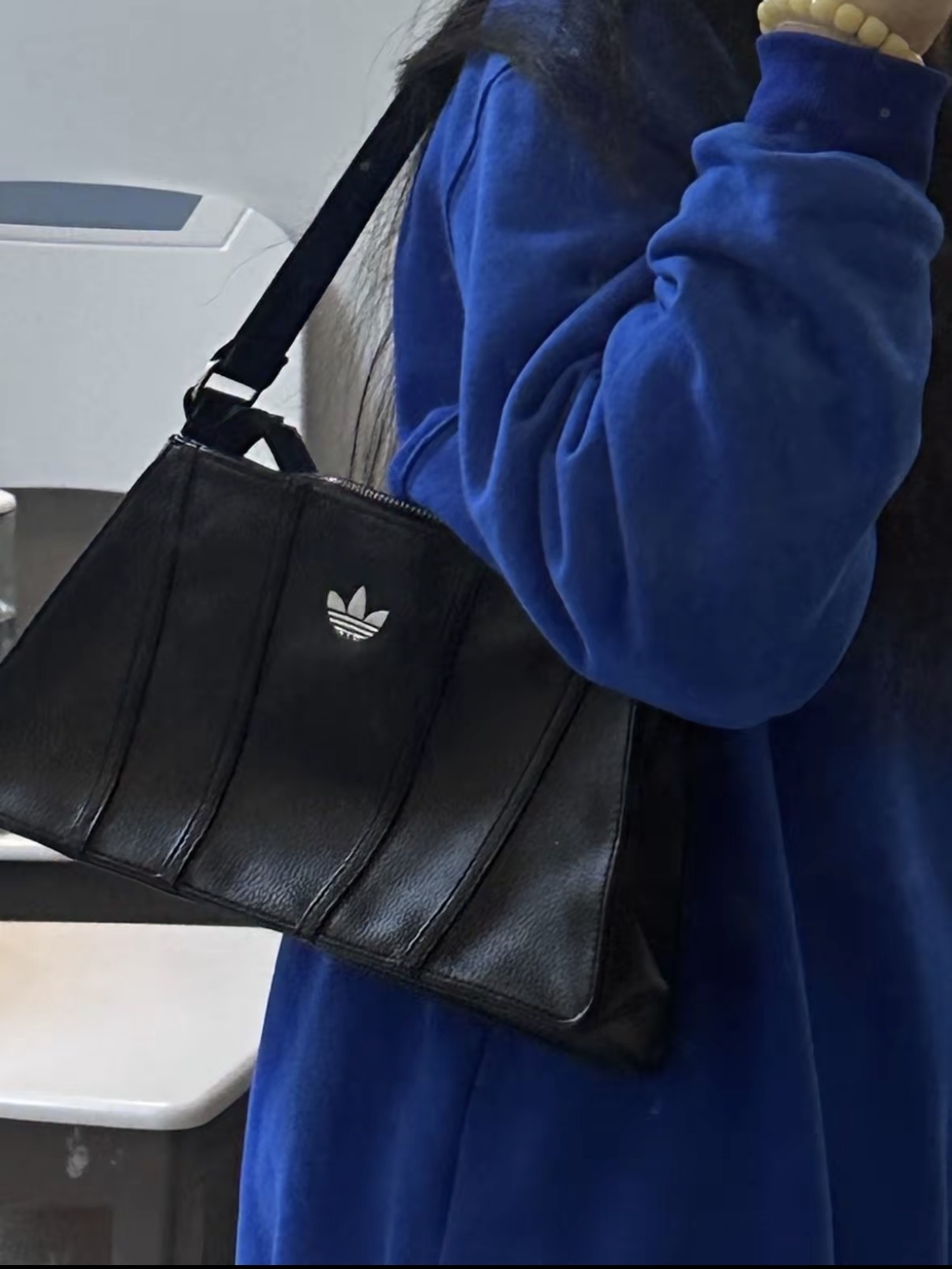 代購-Adidas Originals Logo 手提單肩包 IL9610