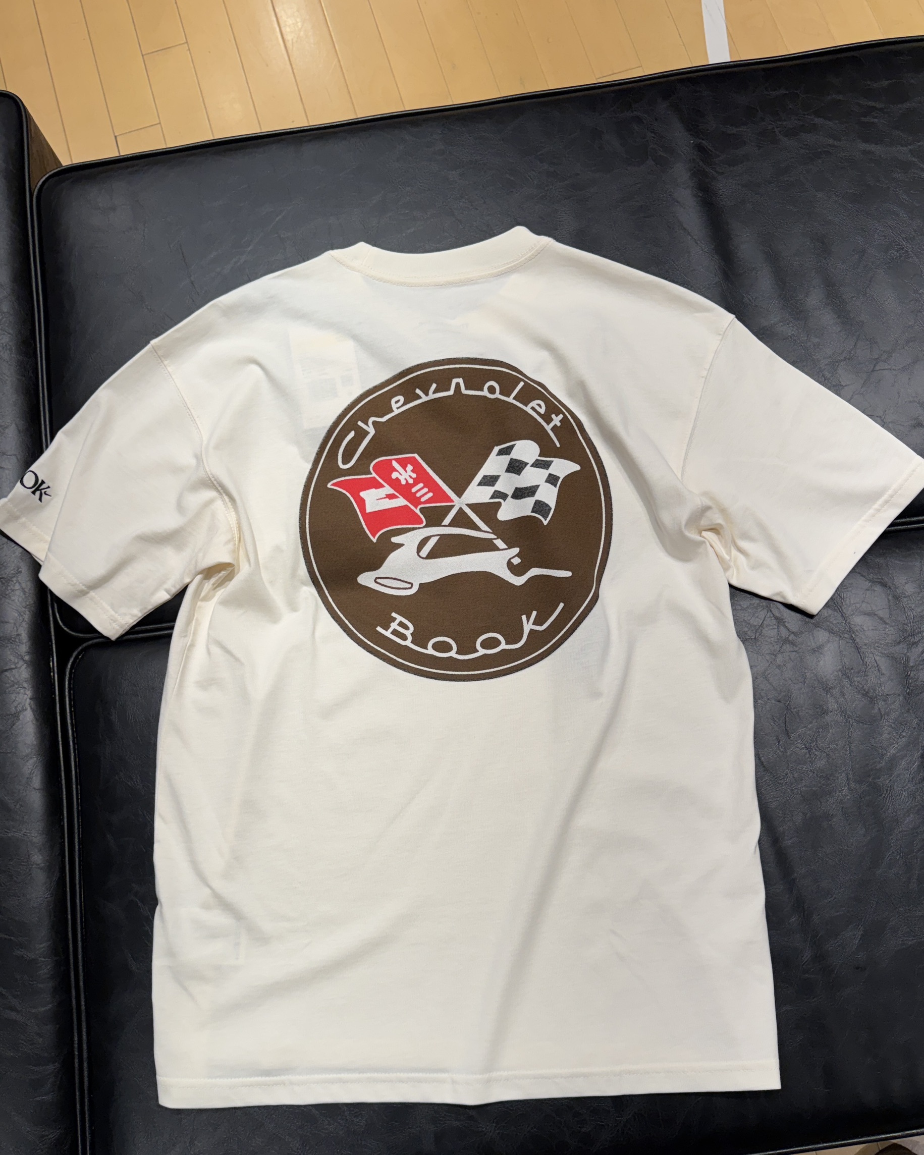 男款 NIKE TEE LSE CHVY IMPALA BOOK 雪弗蘭 象牙白 寬鬆 汽車 印花 純棉 運動 休閒 短袖 短T【IV5509-133】NKTF