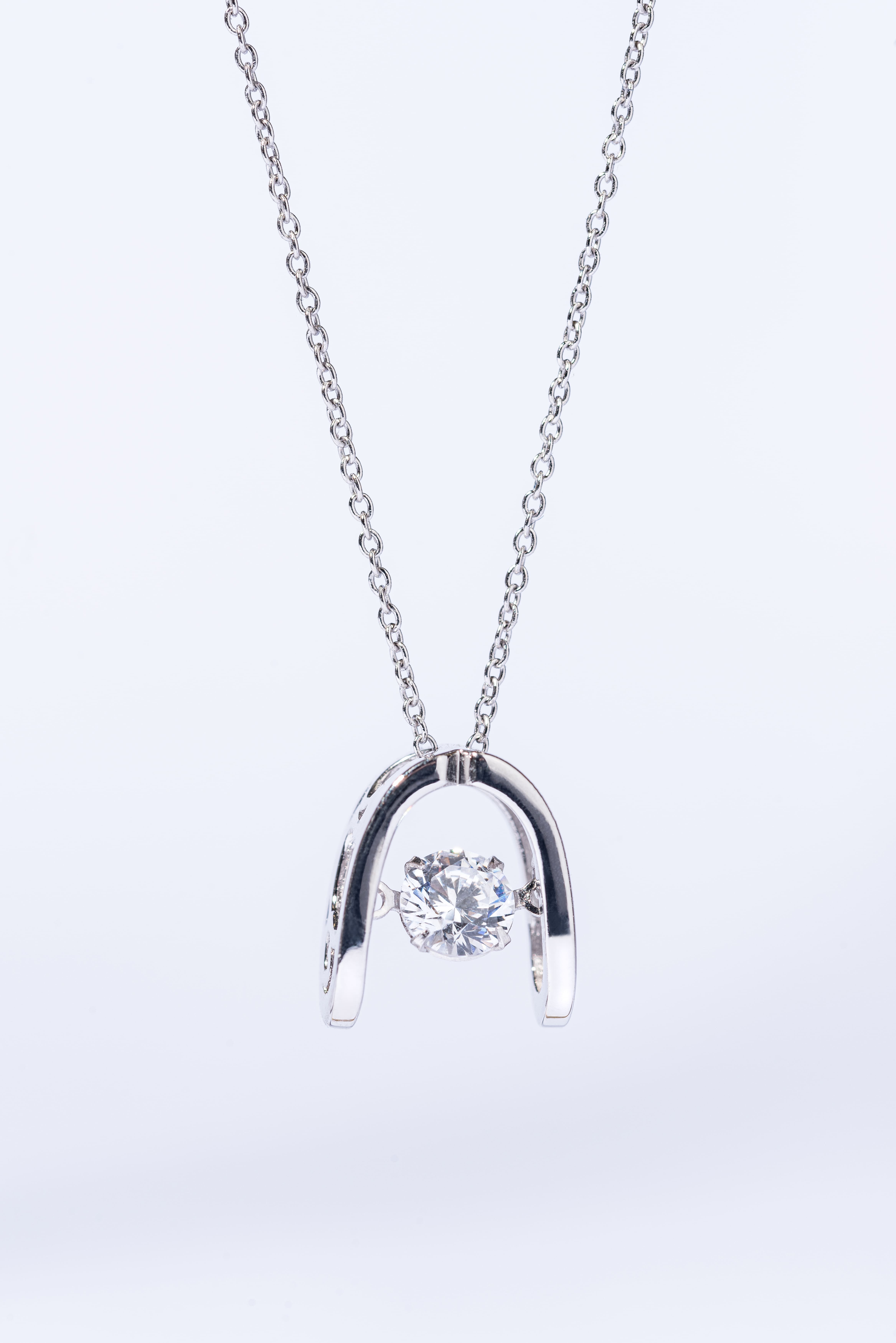 AIDOS αἰδώς 項鍊舞動鑲與光澤展示