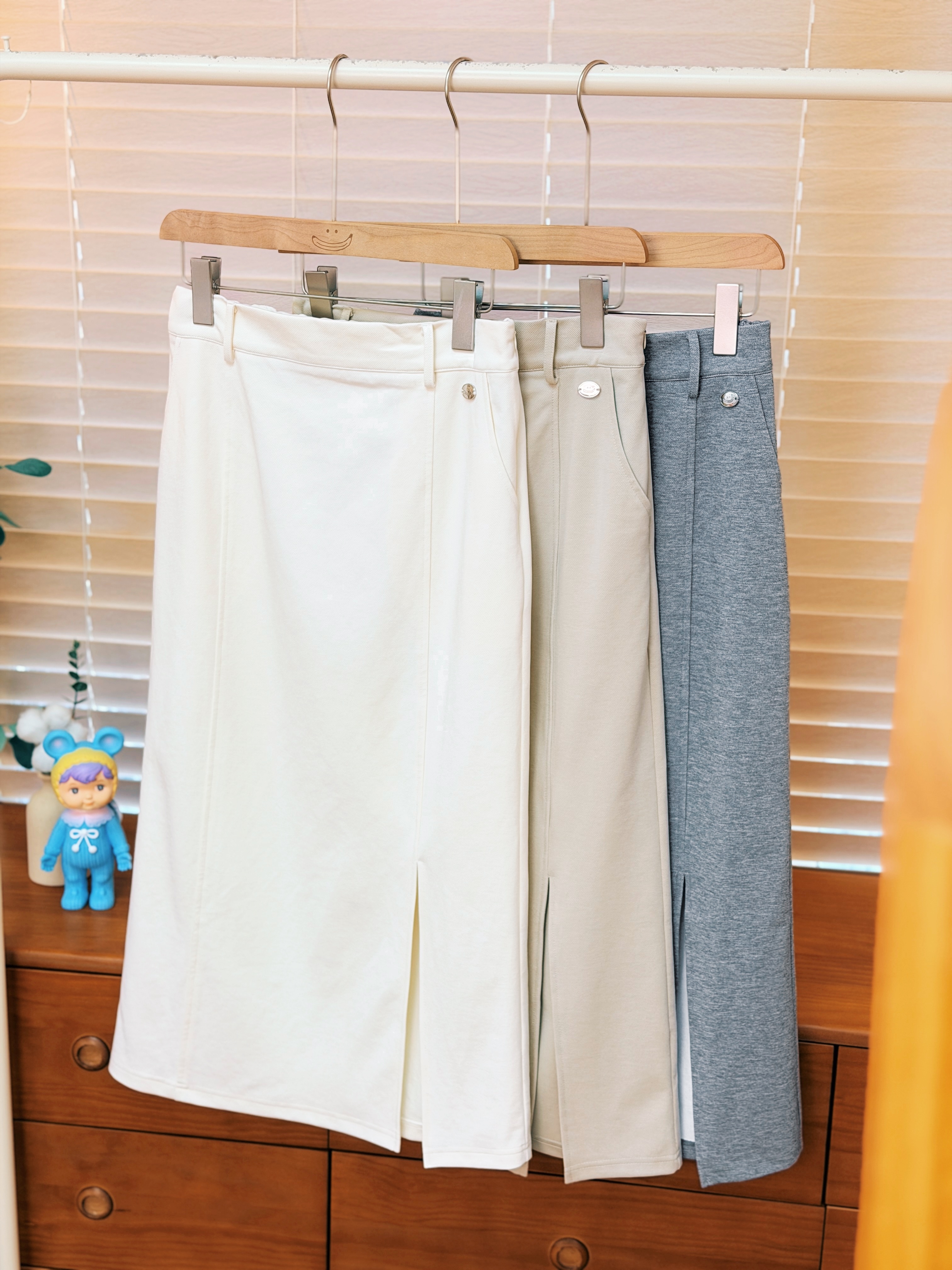三色 / 柔彈單側開叉直筒長裙 / Flex Side Split Straight Midi Skirt