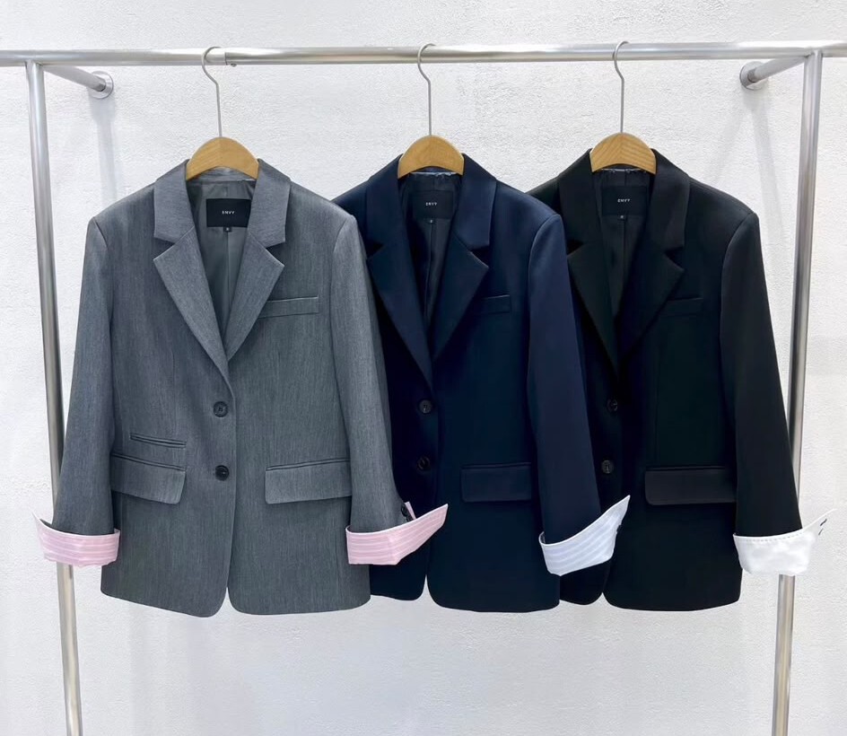 EN02  高質西裝褸 S:胸39 長26.5 M:胸40 長26.5 $899  校長靚價