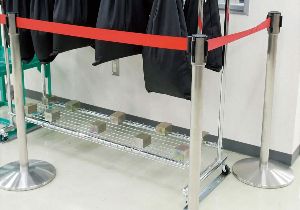 MIT台灣製 SteelGuard Series移動式落地款掛衣架 (雙桿×附置物底架×寬122~152cm)