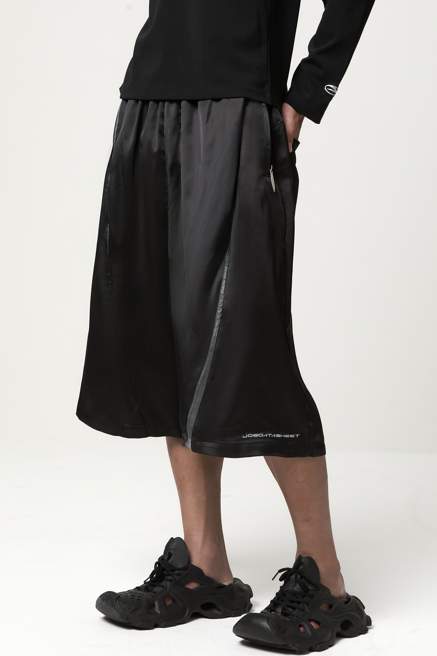 Jobdatasheet D57 Asymmetric Panel Satin Pants 不對稱 拼接 綢緞褲