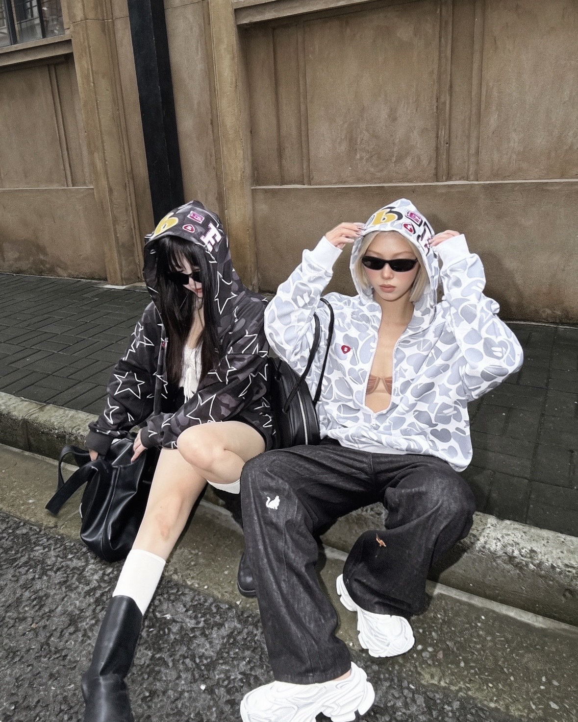 APEE 星星 迷彩 滿版 落肩 連帽外套 兩色