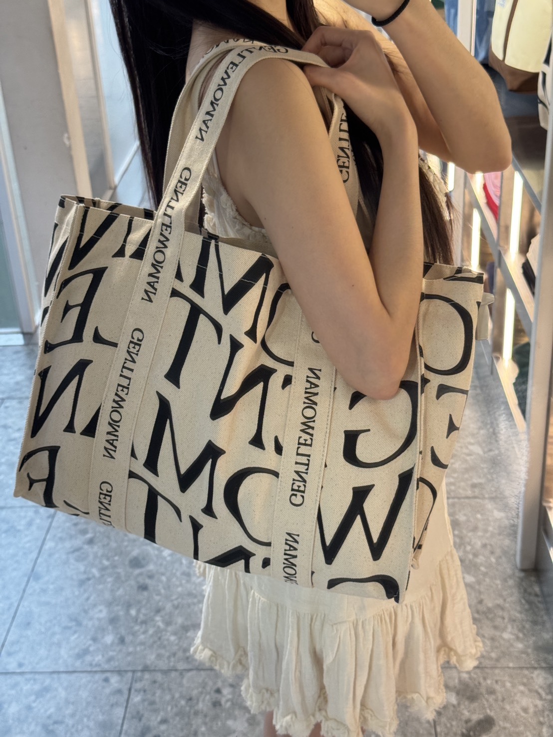 <16收單> Gentlewoman Monotonous Break 大字母帆布袋