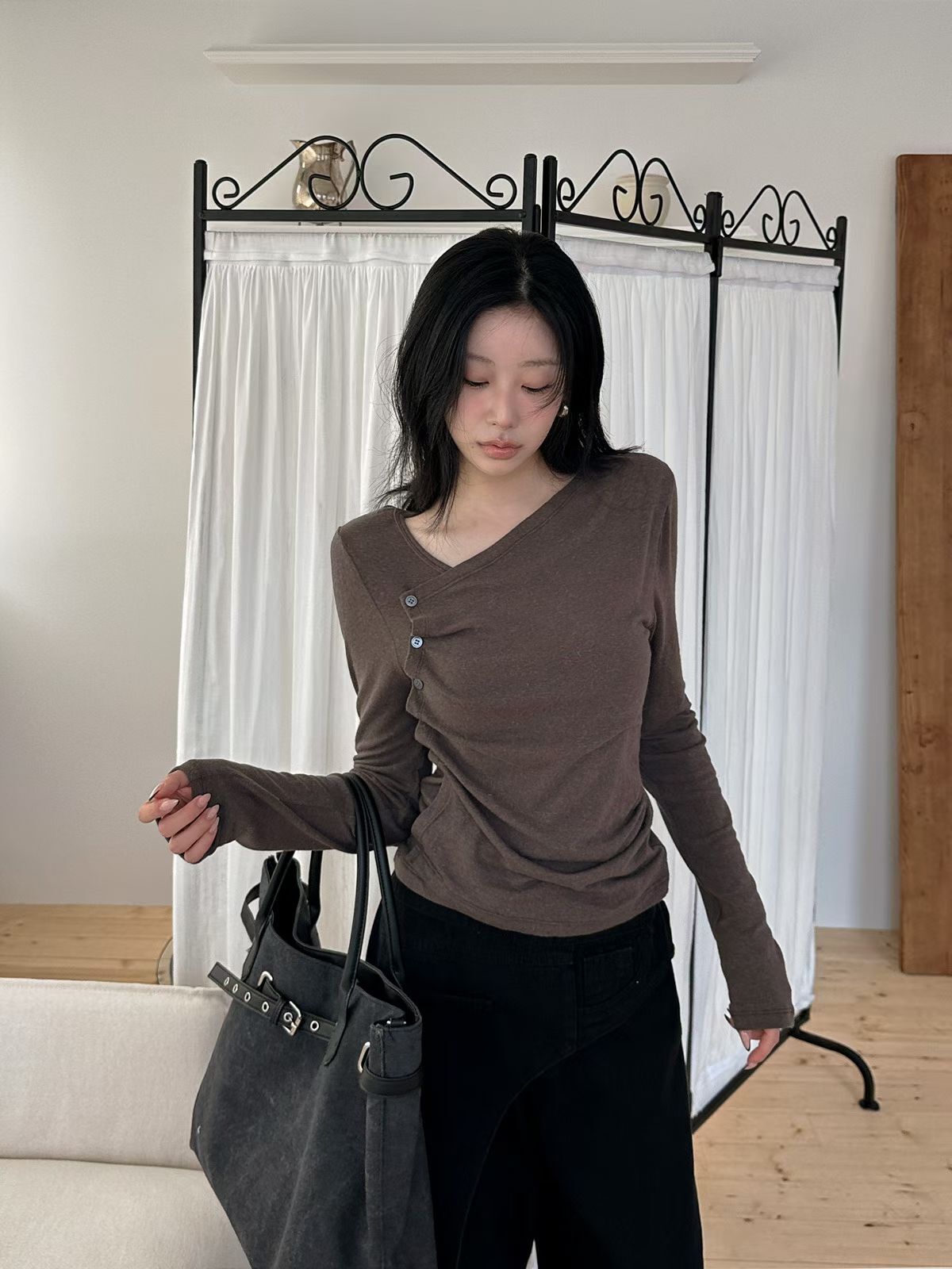 IF2603 button ruffle top