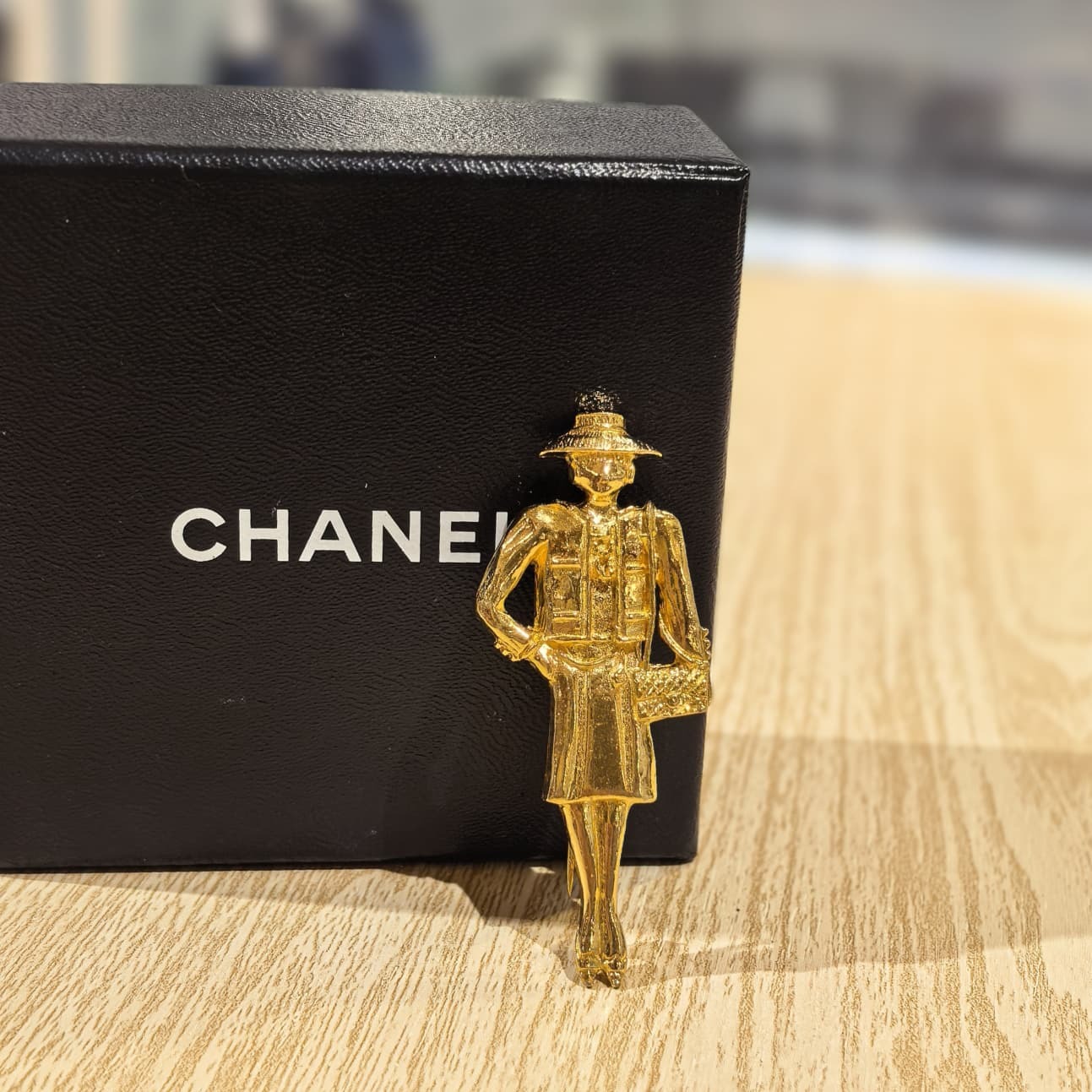 95%NEW二手CHANEL胸針,中古VINTAGE首飾,金色人形浮雕,香奈兒帽飾, #香榭站正品
