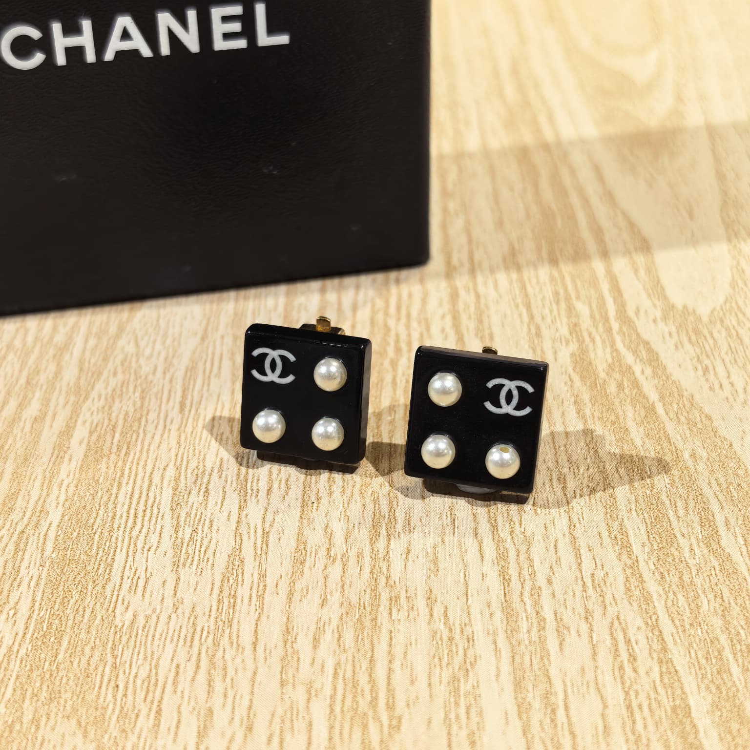 95%NEW二手CHANEL耳環 VINTAGE耳夾 黑色方形亞加力鑲小珍珠 #香榭站正品