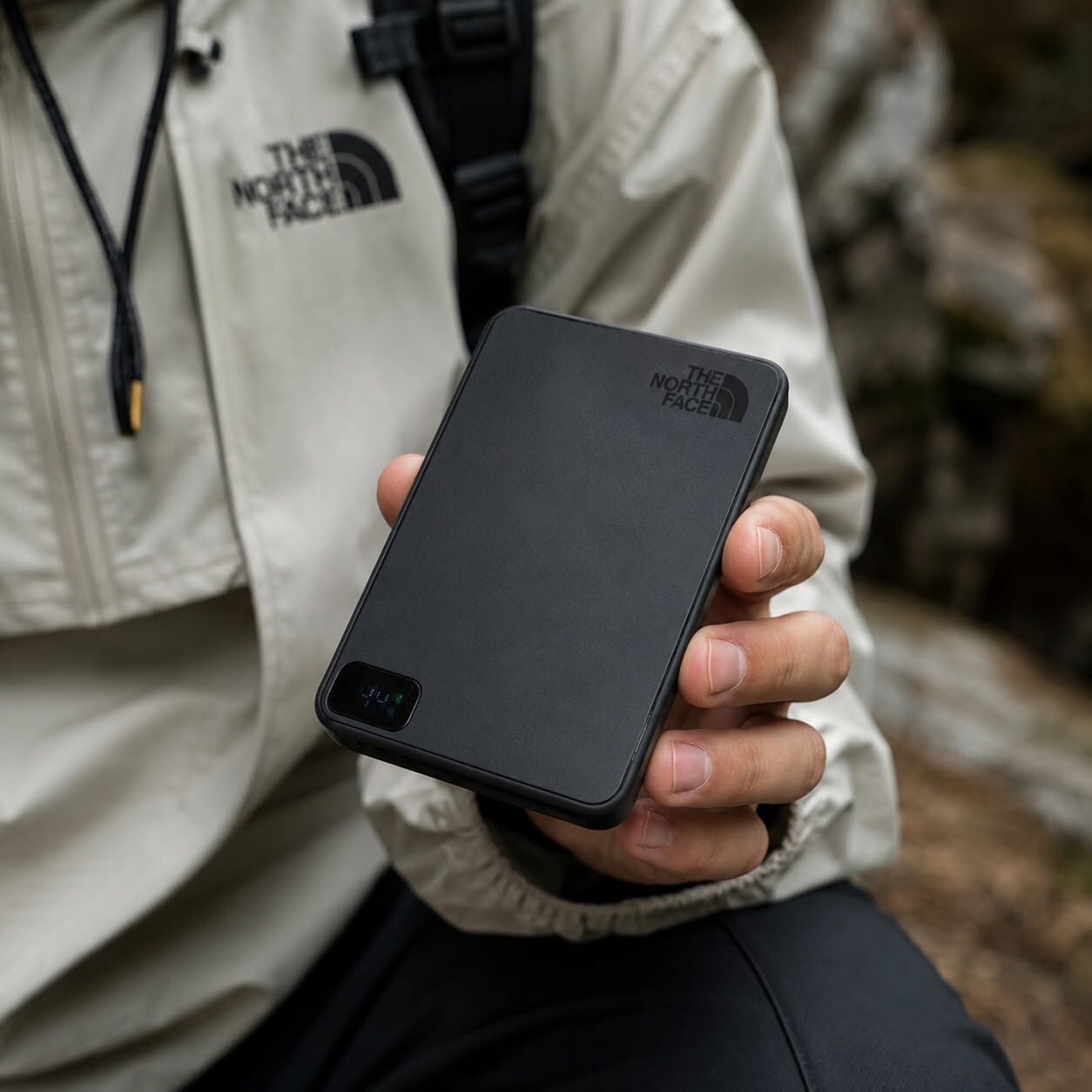 The North Face UE 黑魂 磁吸 行動電源