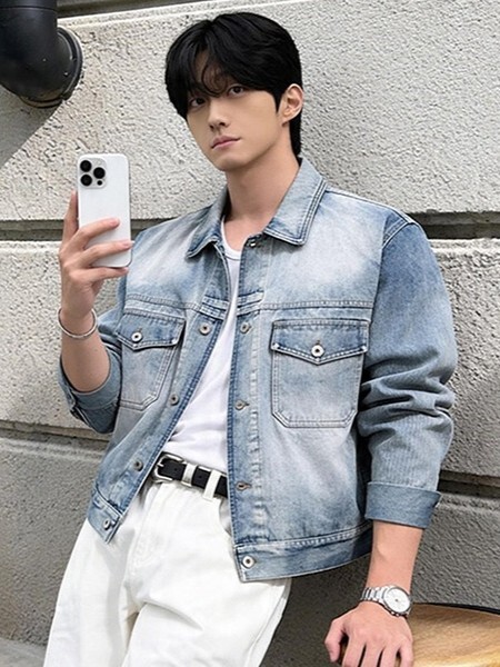 Short cut denim jacket