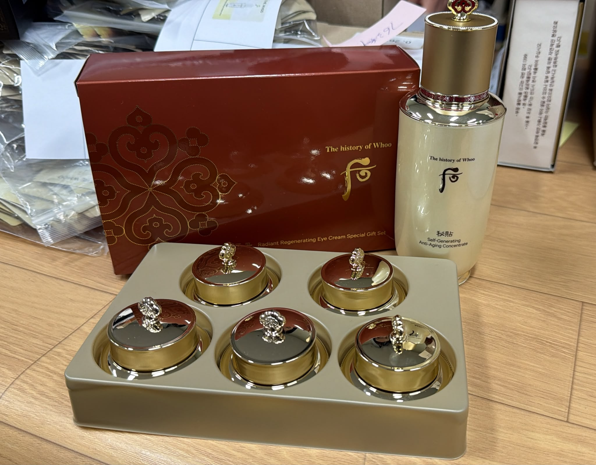 ES001 The Whoo 后 秘貼自生抗皺精華 + 天氣丹眼霜 6 件套套裝