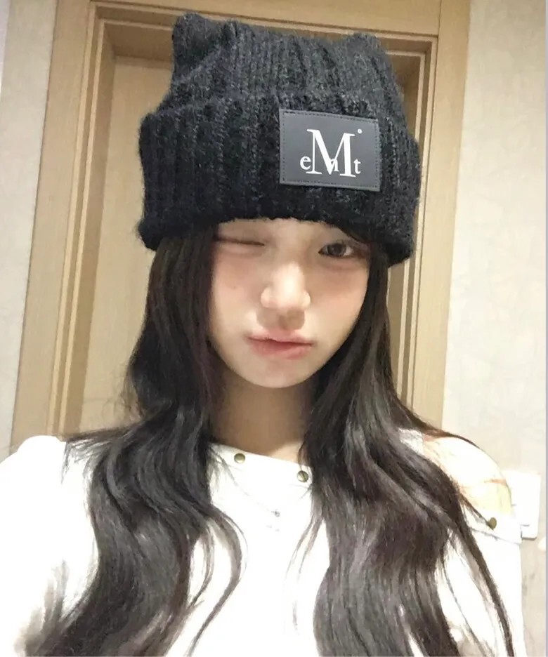 【預購】韓國 MUCENT Misty Leather Patch Cat Beanie 迷霧皮革貼布 貓耳針織帽 毛線帽