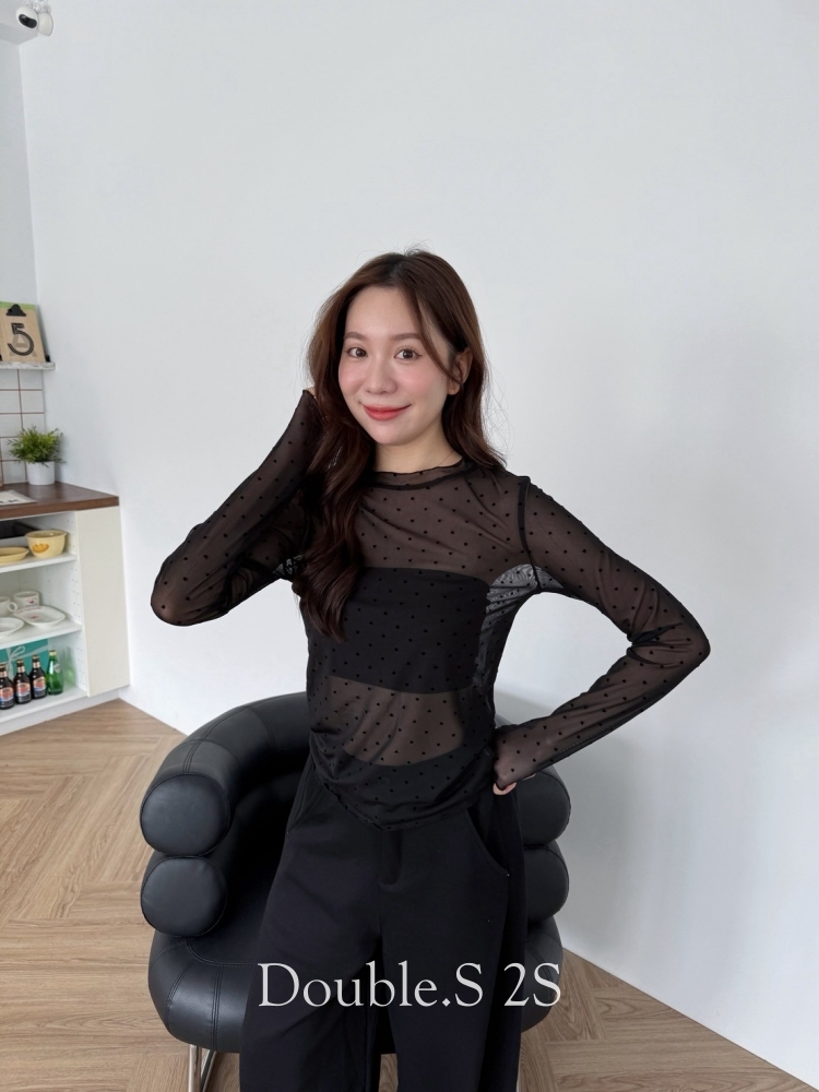 小愛心刺繡網紗上衣*2色