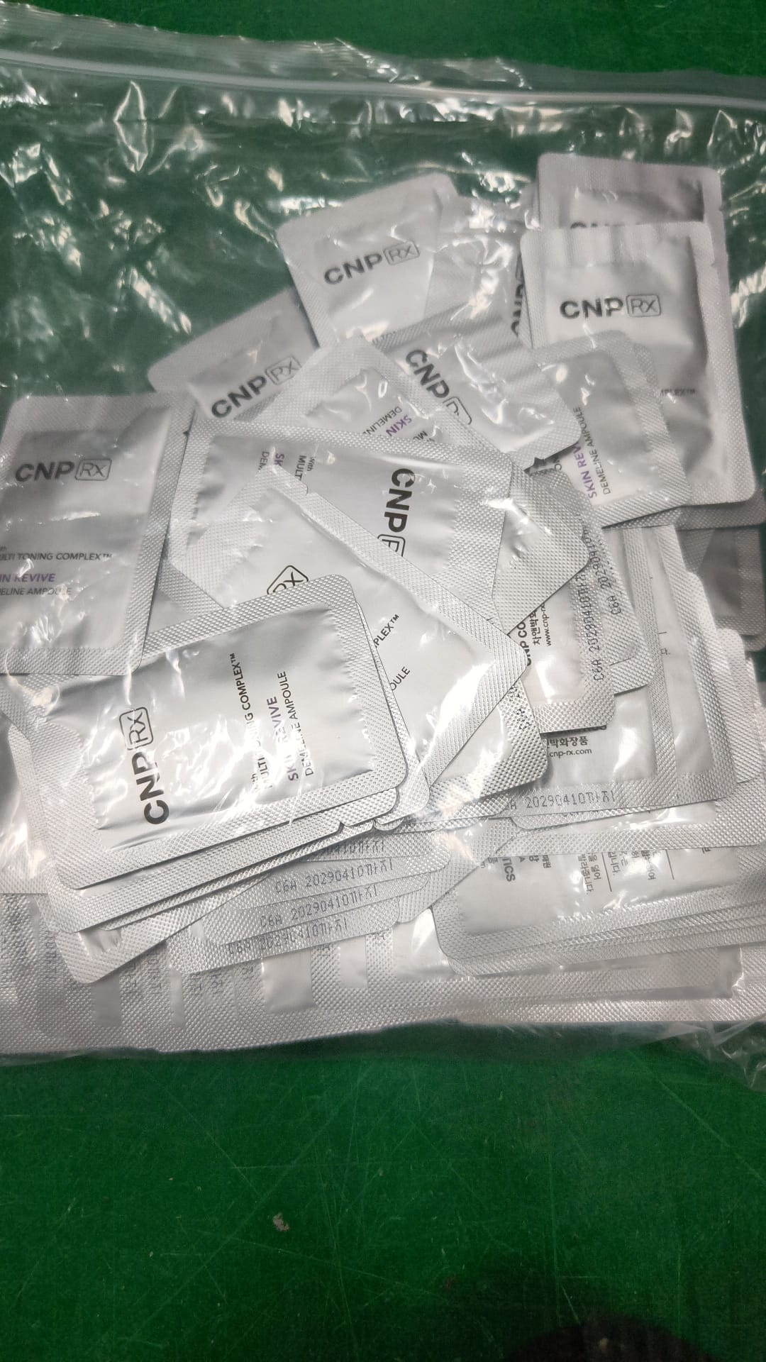ES133 CNP Rx Skin Revive Demeline 亮白煥膚安瓶精華試用裝1ml x120包 exp:2029.04