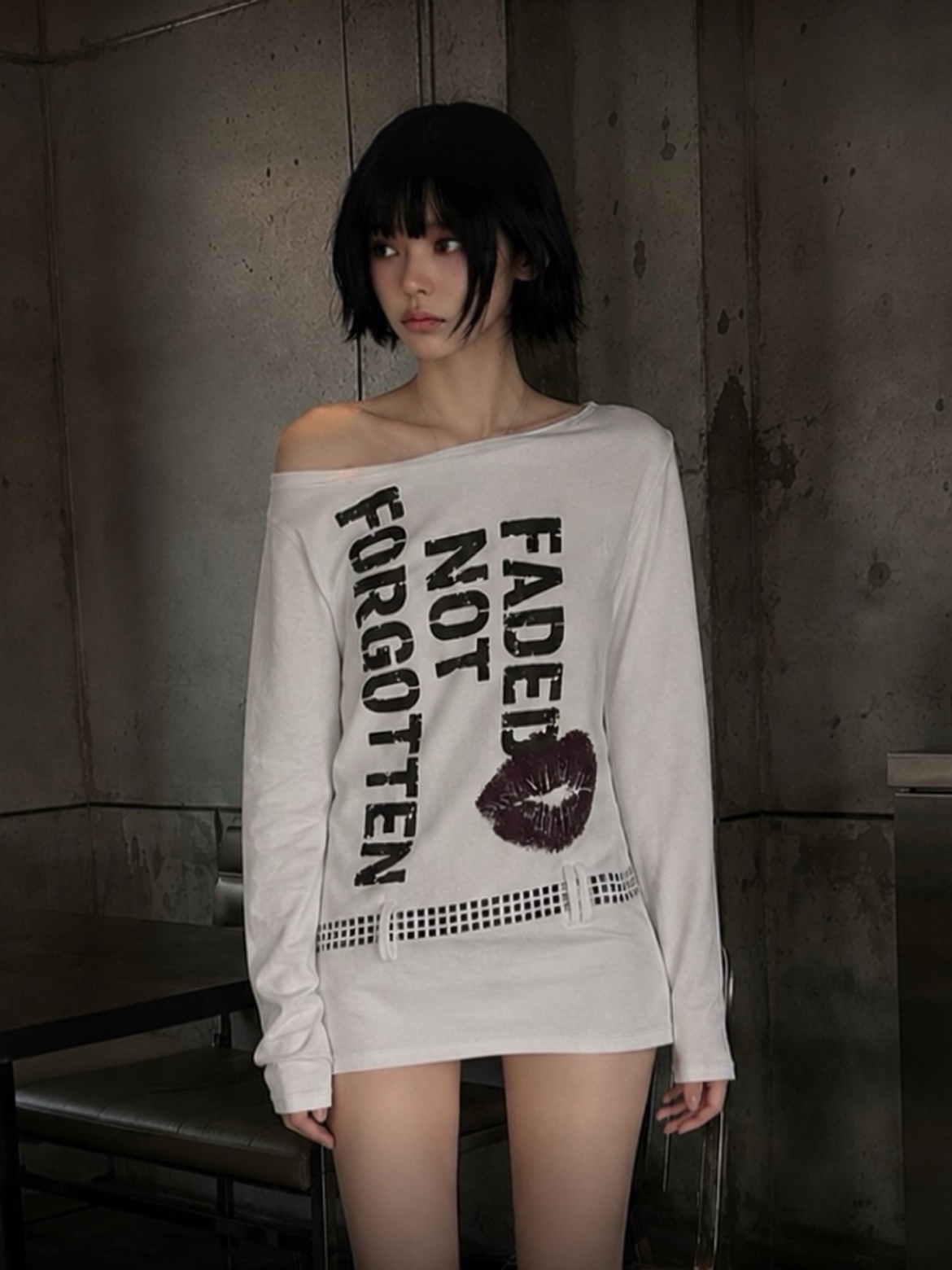 【網站限定優惠】Forgotten One Shoulder Top