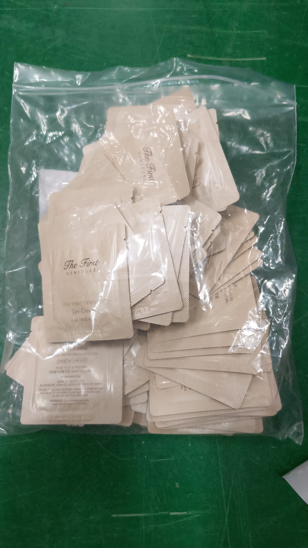 ES035 SU:M37° The First Geniture 皇牌抗老眼霜試用裝1ml x120 包exp:2029.07