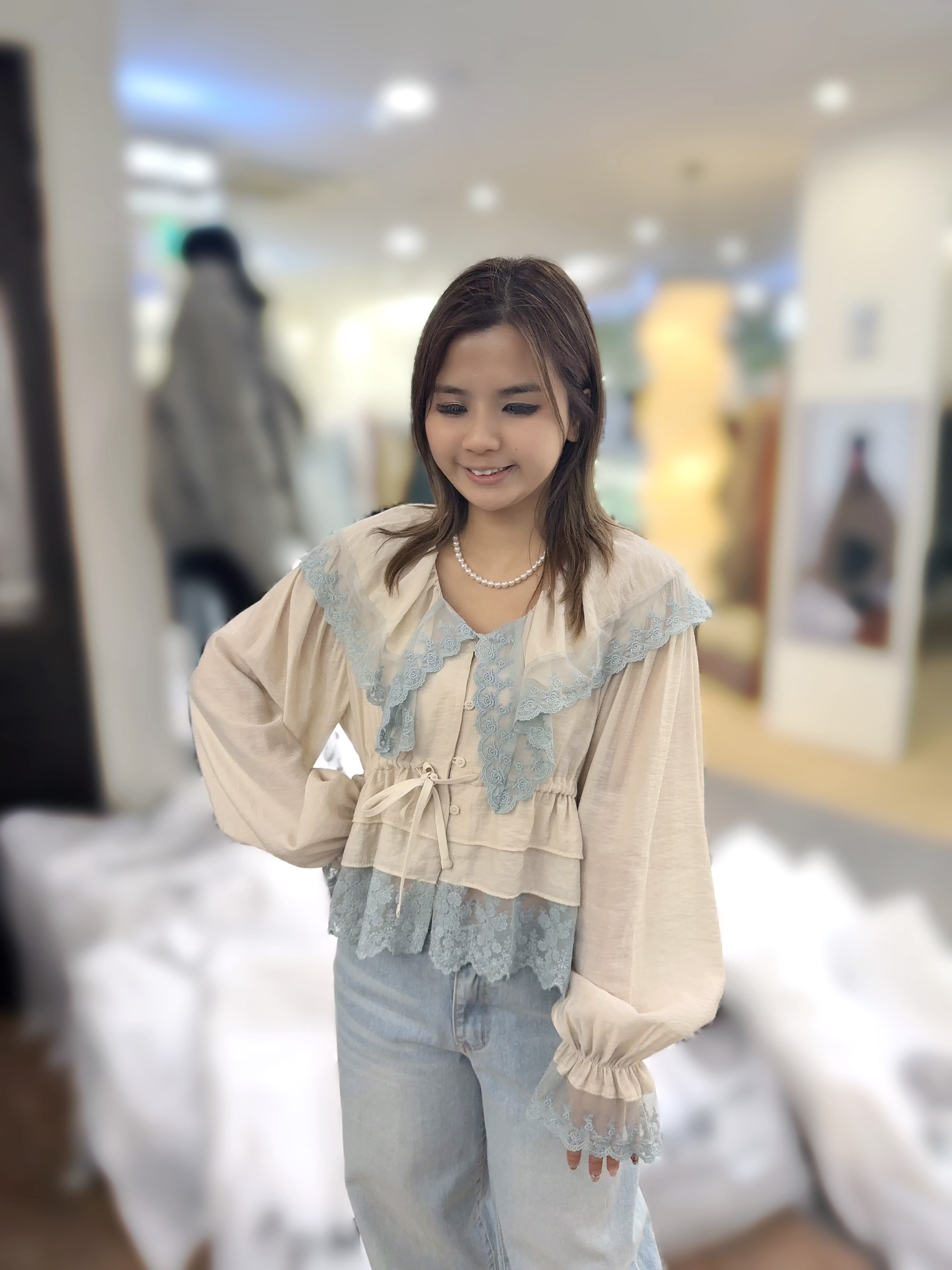 FW23 高質lace襯衫  胸42 長20 $669  校長價