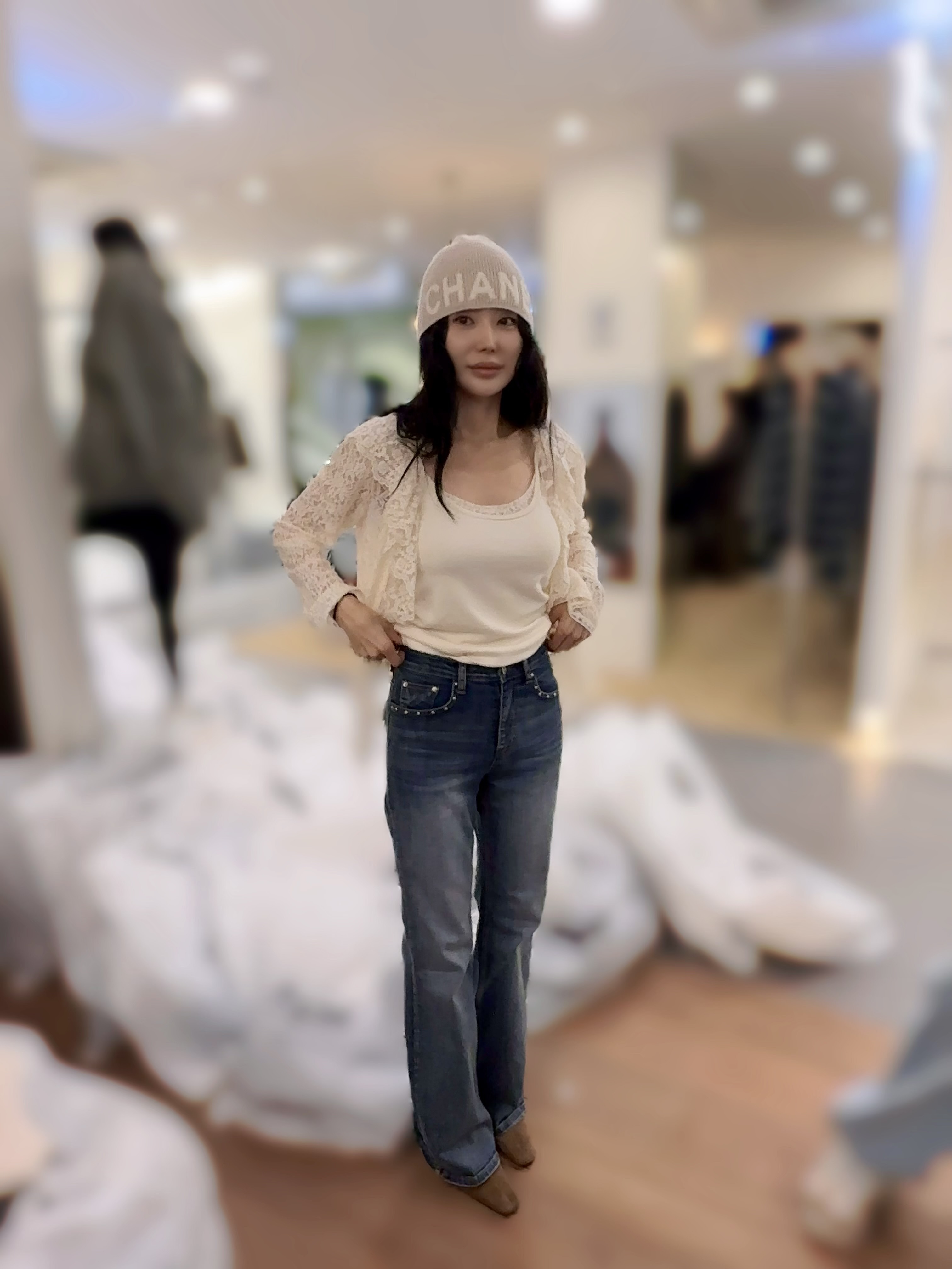 FW09  牛仔褲 👖 S:腰25-26  HIP36-40 長39.5    /   M:腰26 -27   HIP37-41 長40.5  /   L:腰27-28   HIP38-42 長41.5 $659