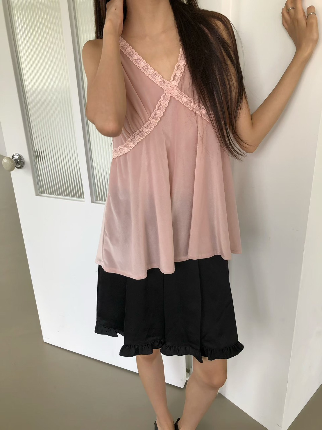 V領X蕾絲絨面背心