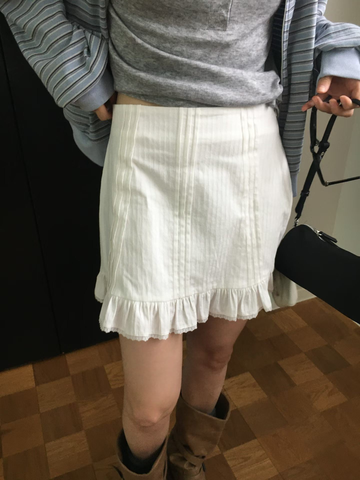 VE26121 Noir Pintuck SH