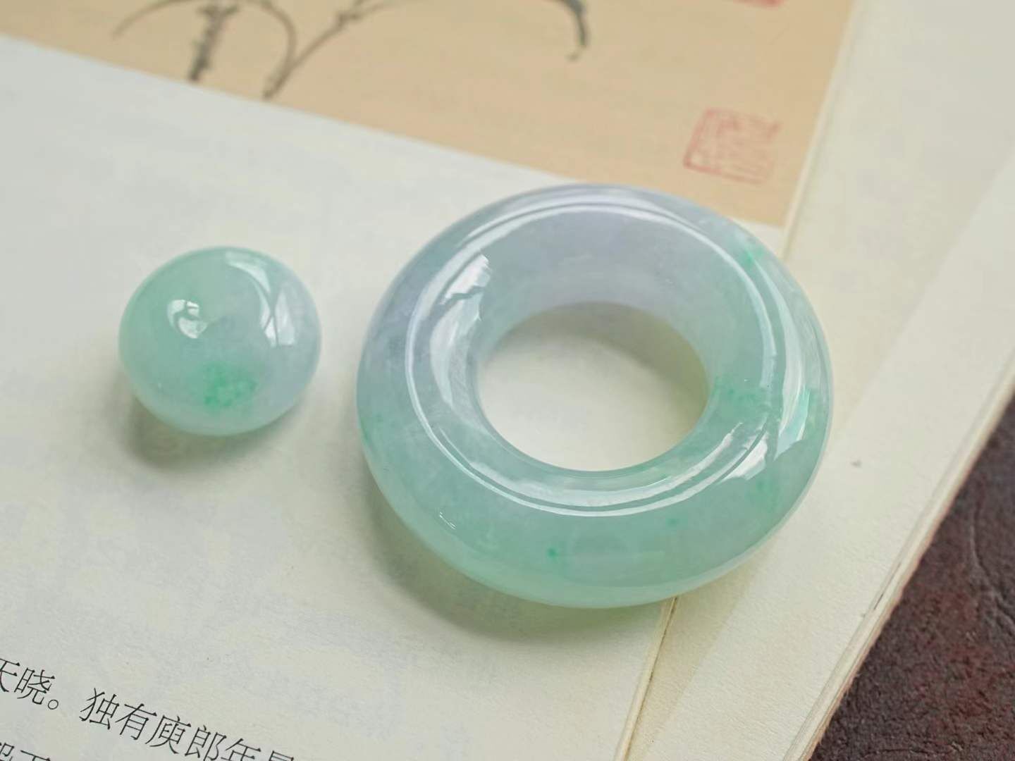 831825 翡翠冰種甜綠平安環套裝掛件