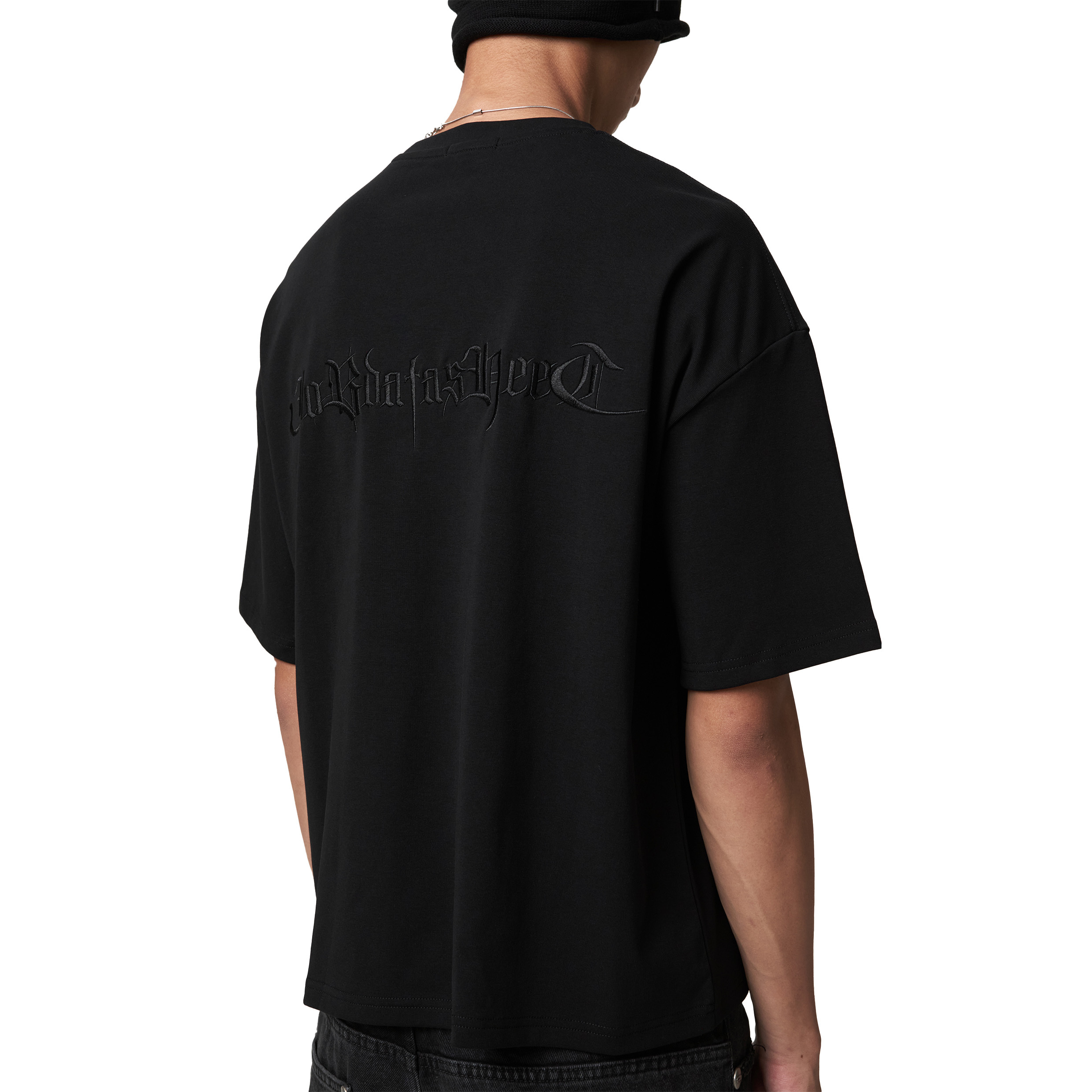 JOBDATASHEET Gothic Letter Embroidered Tee [D55]