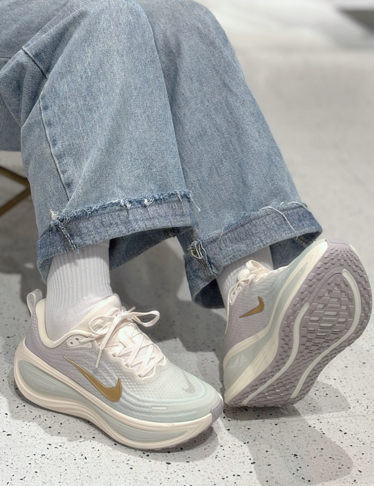 女鞋 NIKE W VOMERO PLUS 淡粉紫 氣墊 緩震 透氣 慢跑 運動鞋【IW1233-102】