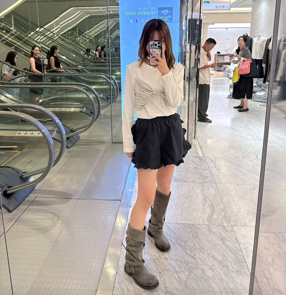 AF17   橡根褲  腰25-39 HIP43 長15 $499  校長價