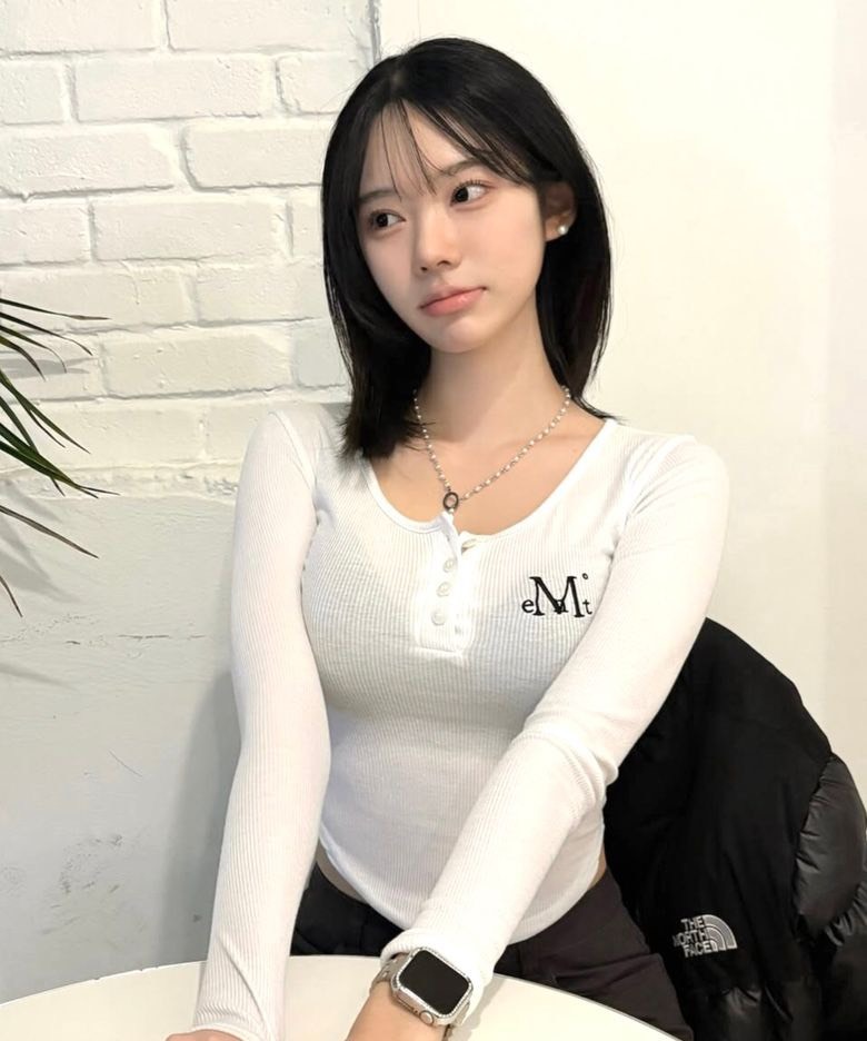 （預購）韓國MUCENT  U領修身薄長袖