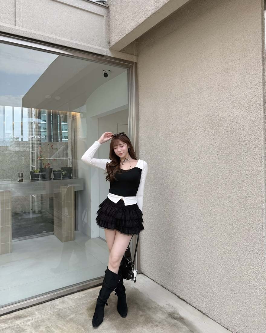LINA LINA韓妞私服拼色翻領綁結假兩件上衣-時尚黑