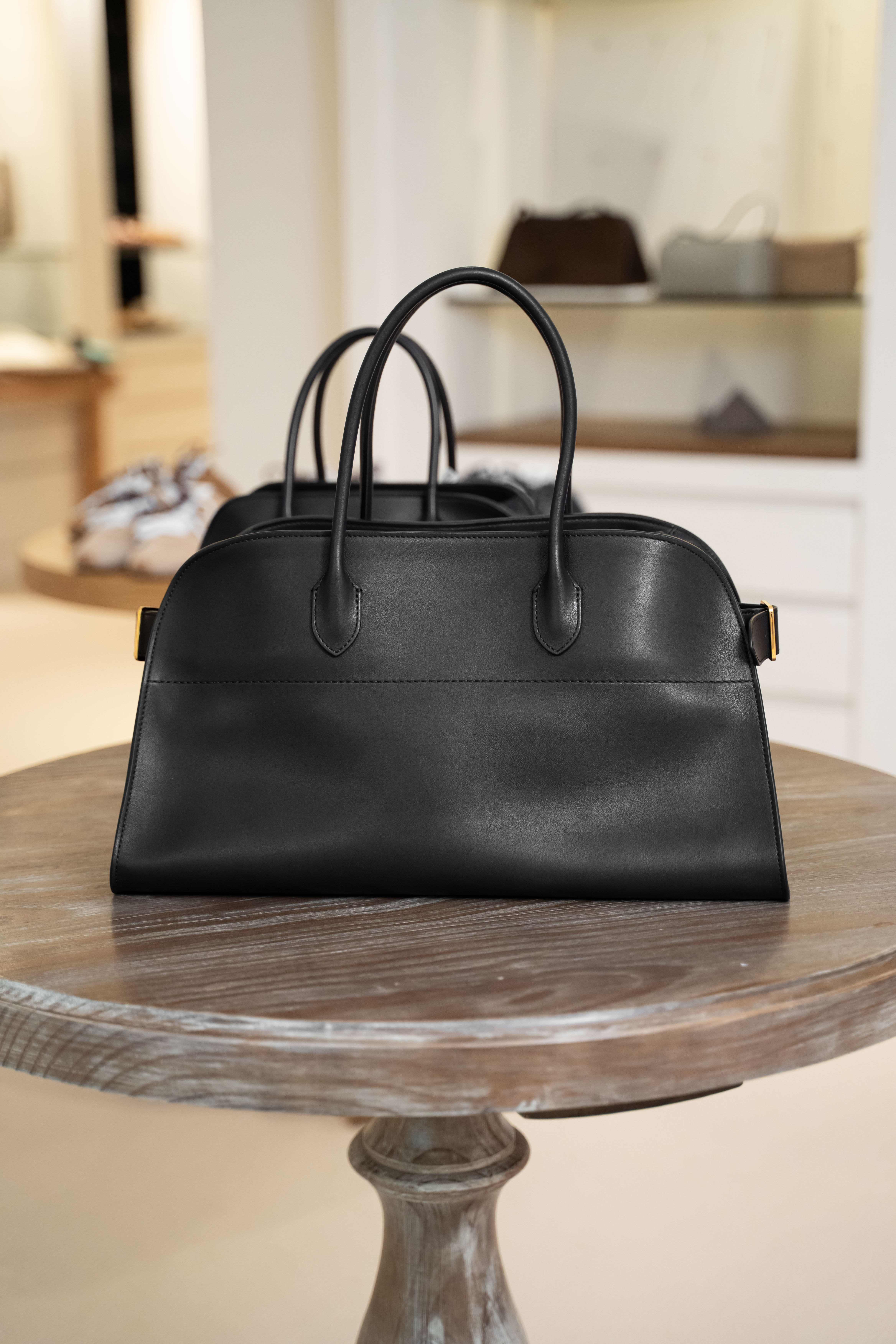 The Row Margaux E/W  Black Saddle Leather 黑色 馬鞍皮 橫板 金扣手袋