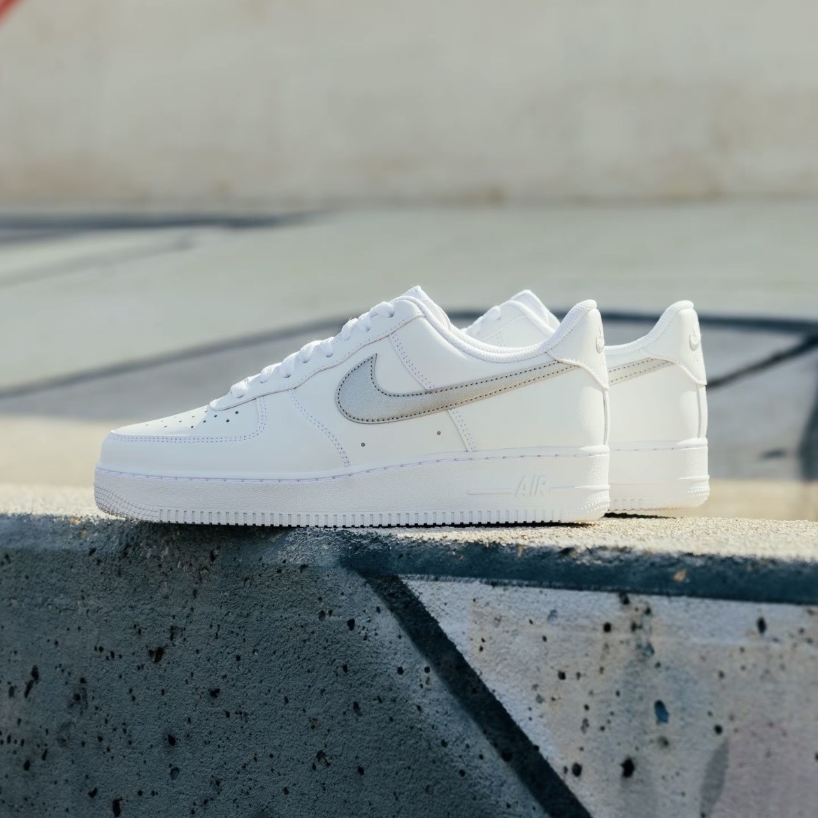 NIKE AIR FORCE 1 LOW 白色 銀鉤 經典 休閒鞋 女鞋 IV5102-100