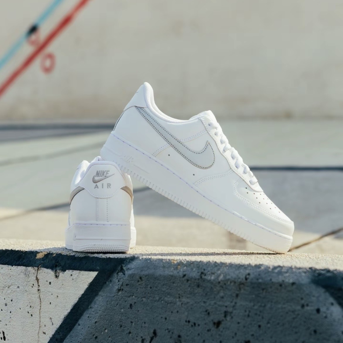 NIKE AIR FORCE 1 LOW 白色 銀鉤 經典 休閒鞋 女鞋 IV5102-100