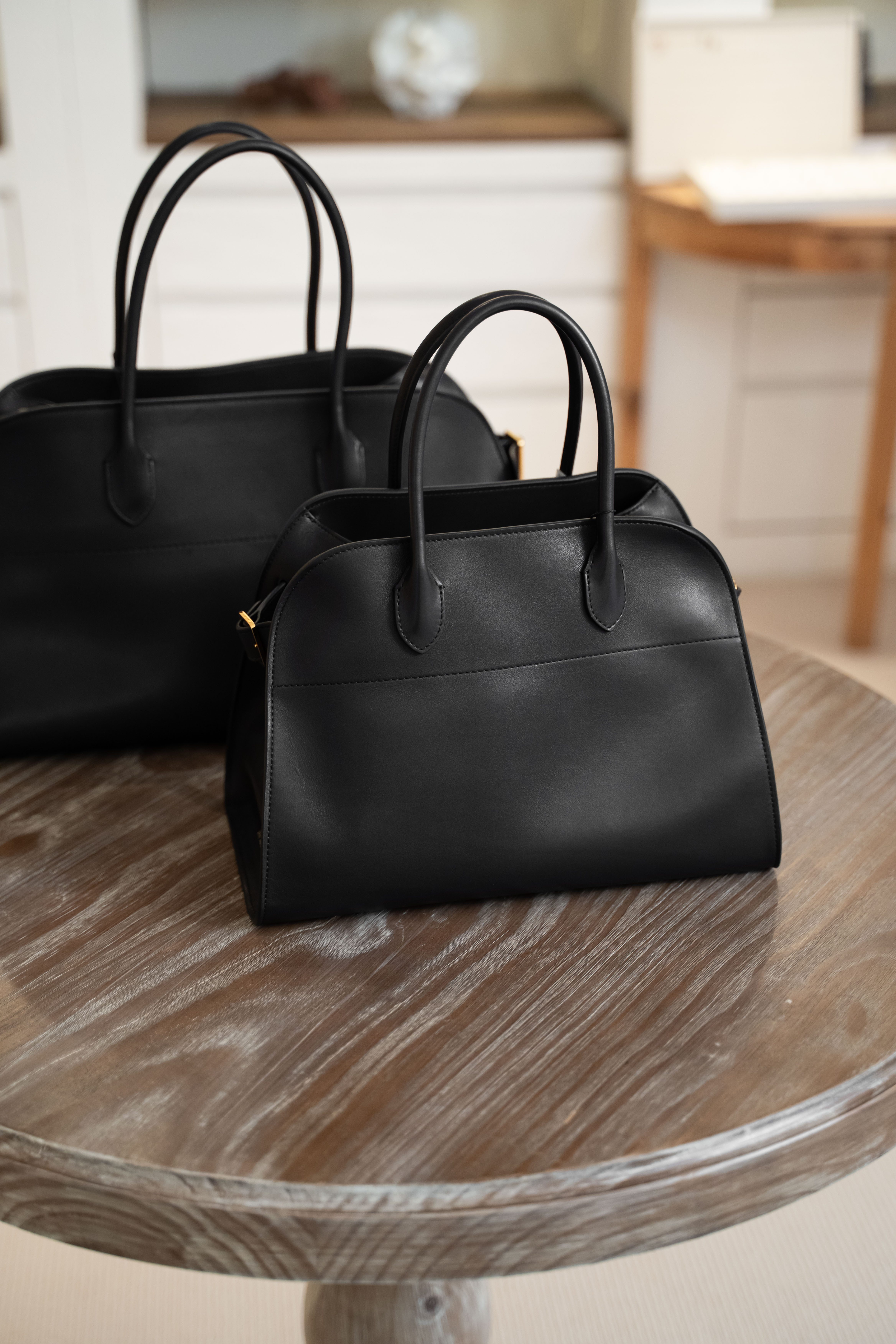 The Row Margaux 12 馬鞍皮 金扣 黑金色 短柄 手袋