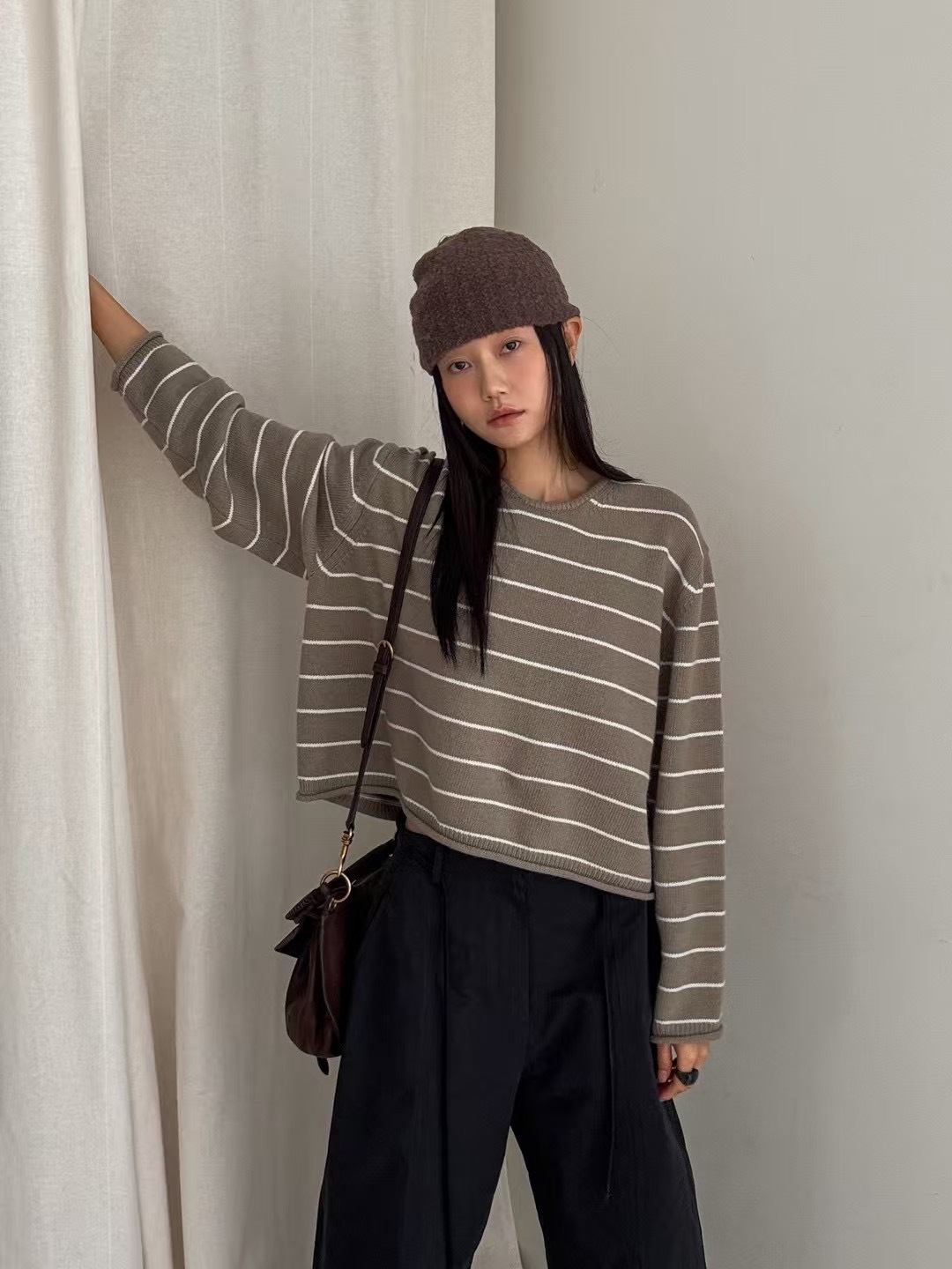 LG2630  Will it be Cropped knit