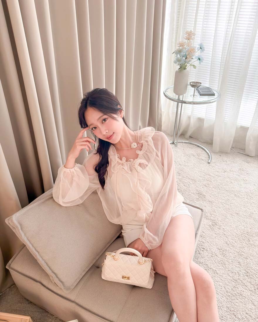 LINA LINA浪漫詩意波浪花邊透肌假兩件上衣-優雅杏
