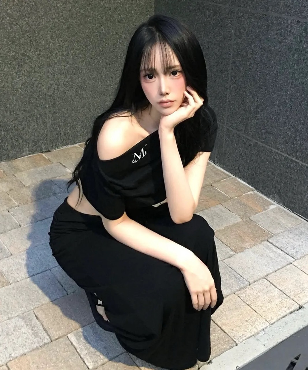 韓國限定🇰🇷 MUCENT RIVA SHIRRING SLIT OFF SHOULDER HALF T 露肩 一字領 腰部開衩 抓皺 短袖 短T / 預購